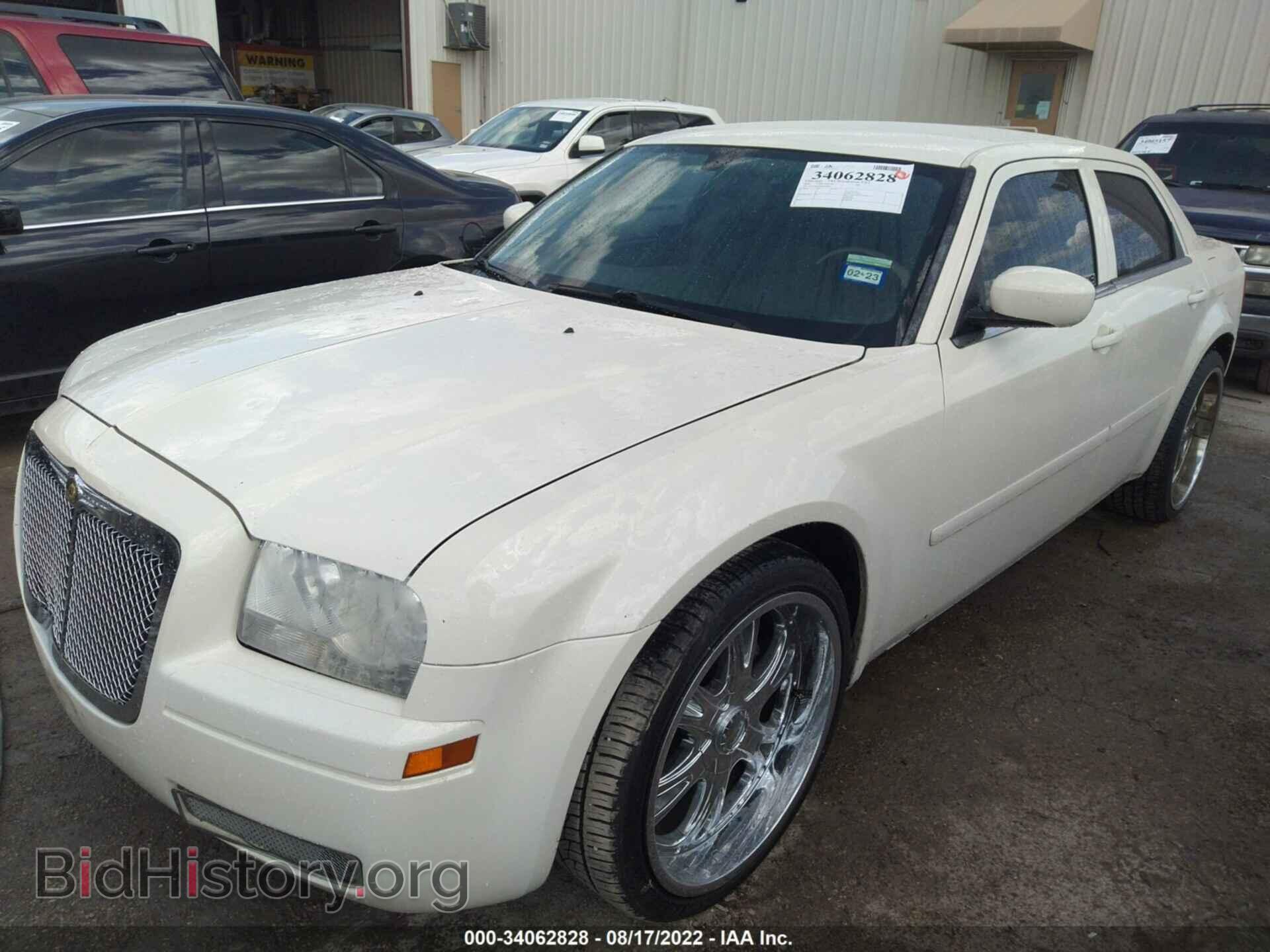 2006 CHRYSLER 300 - VIN: 2C3LA43R56H250841 - Фото 2