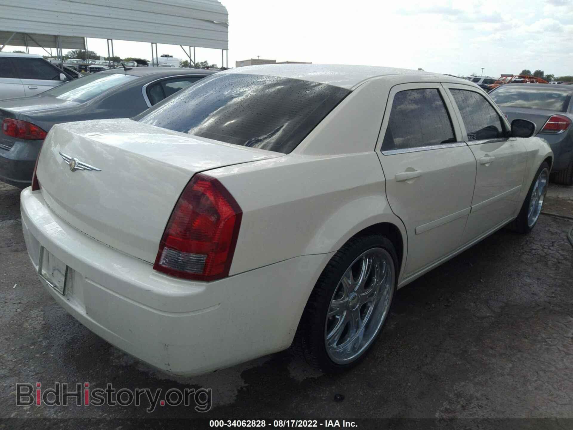 2006 CHRYSLER 300 - VIN: 2C3LA43R56H250841 - Фото 4