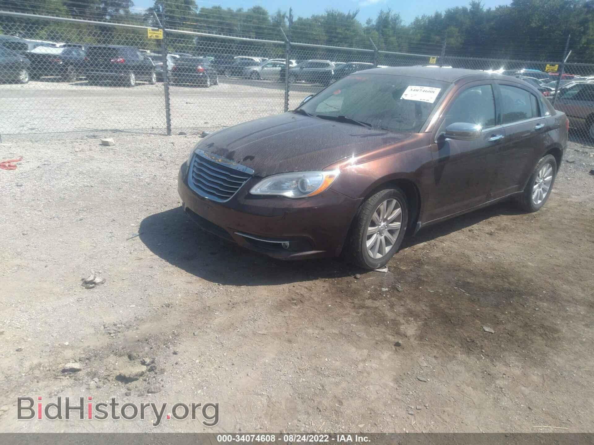 2013 CHRYSLER 200 - VIN: 1C3CCBCG7DN527989 - Фото 2