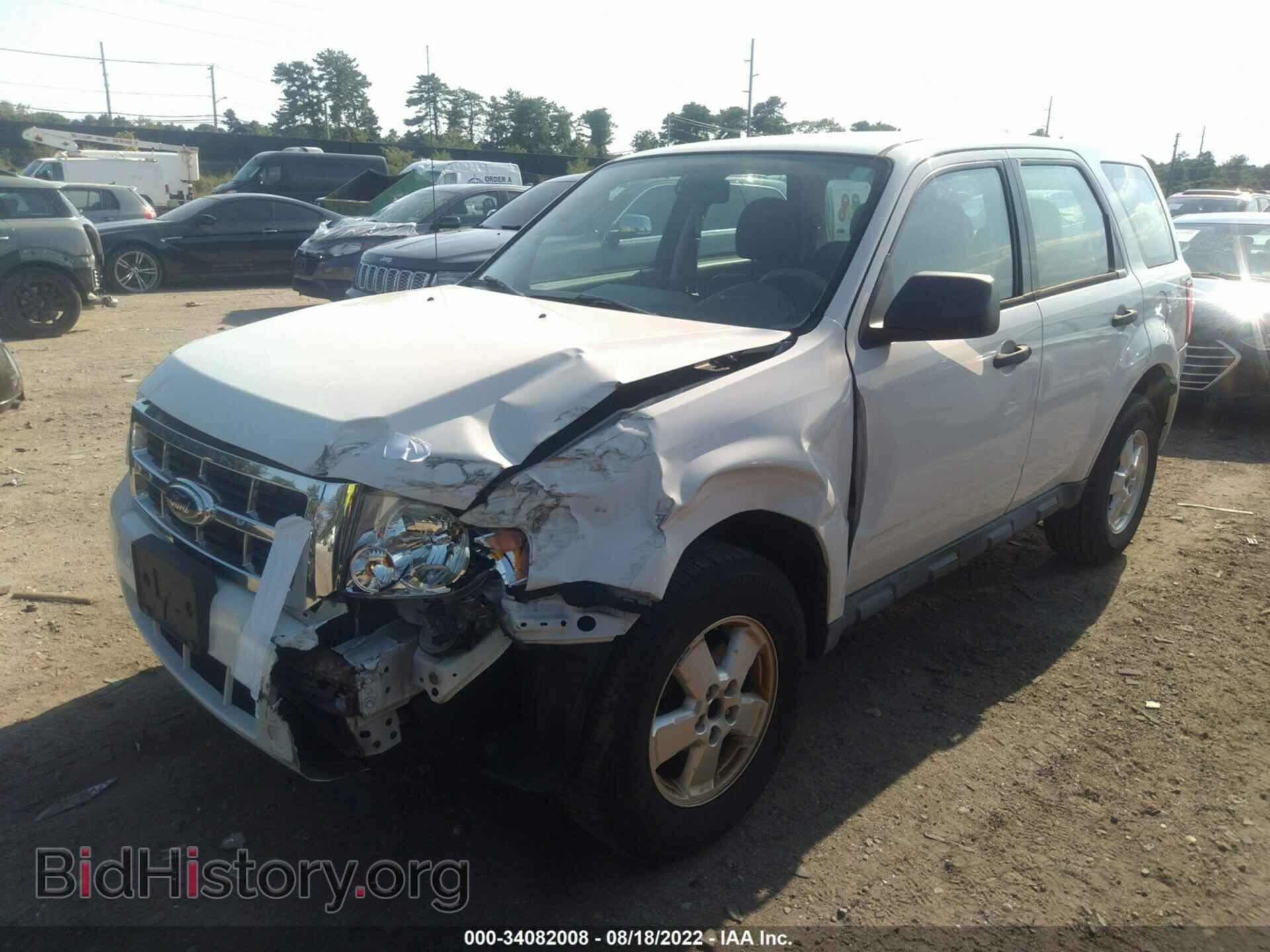 2011 FORD ESCAPE - VIN: 1FMCU0C7XBKA03212 - Фото 2