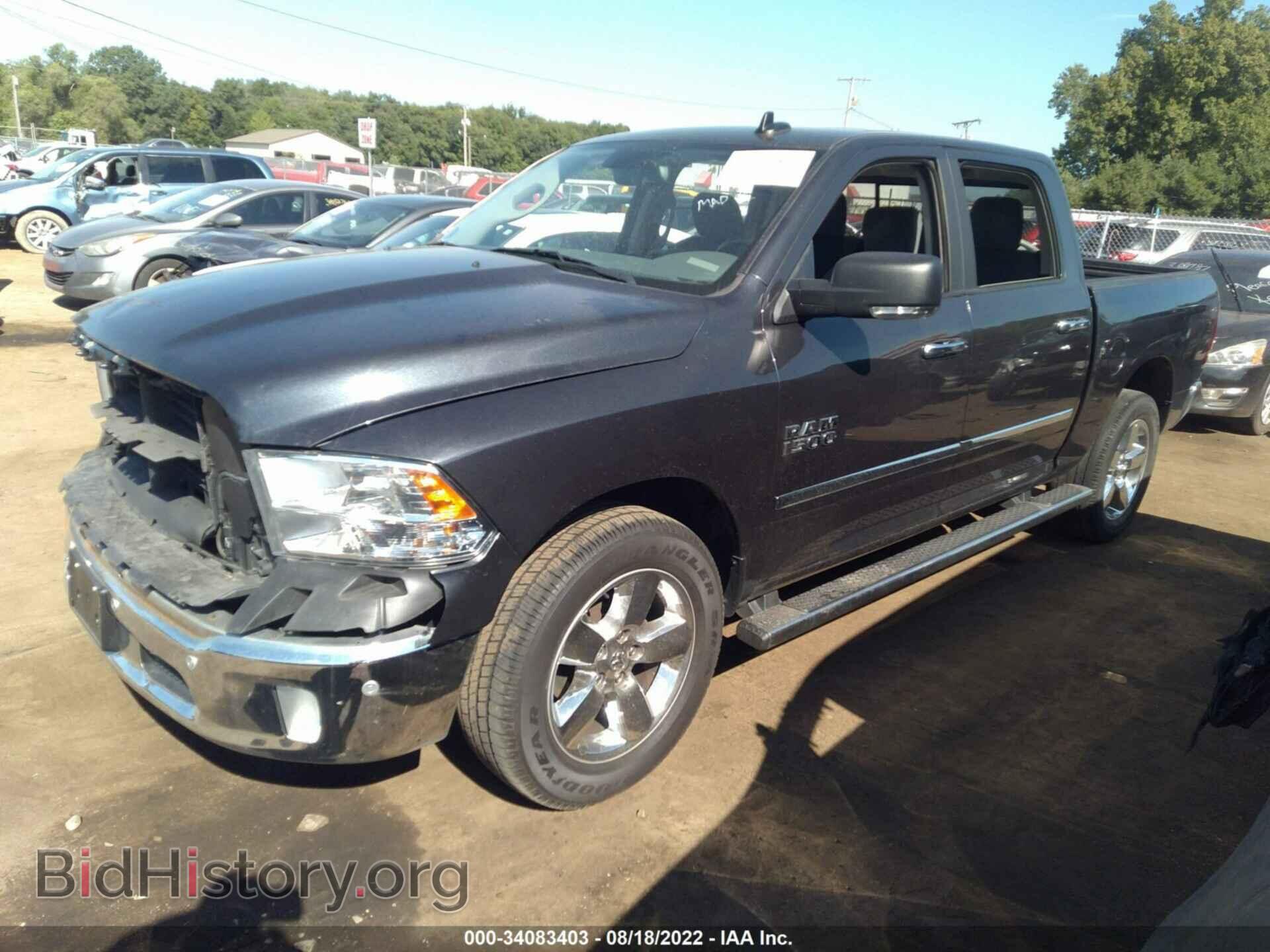 2018 RAM 1500 - VIN: 3C6RR7LG0JG240765 - Фото 2