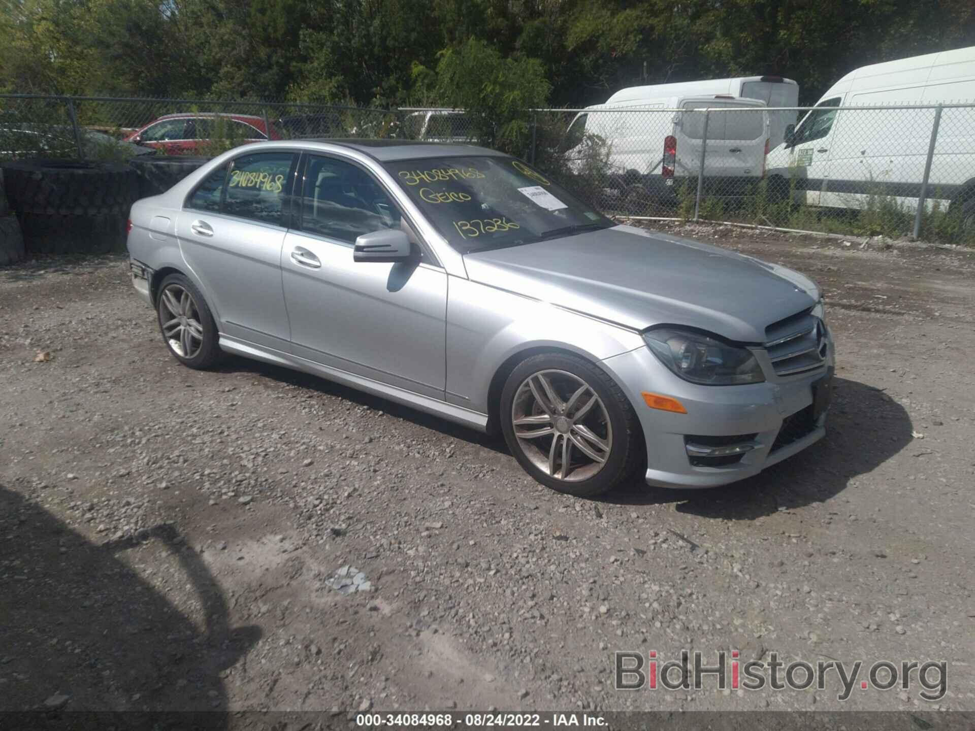 Photo WDDGF8AB8DA805410 - MERCEDES-BENZ C-CLASS 2013