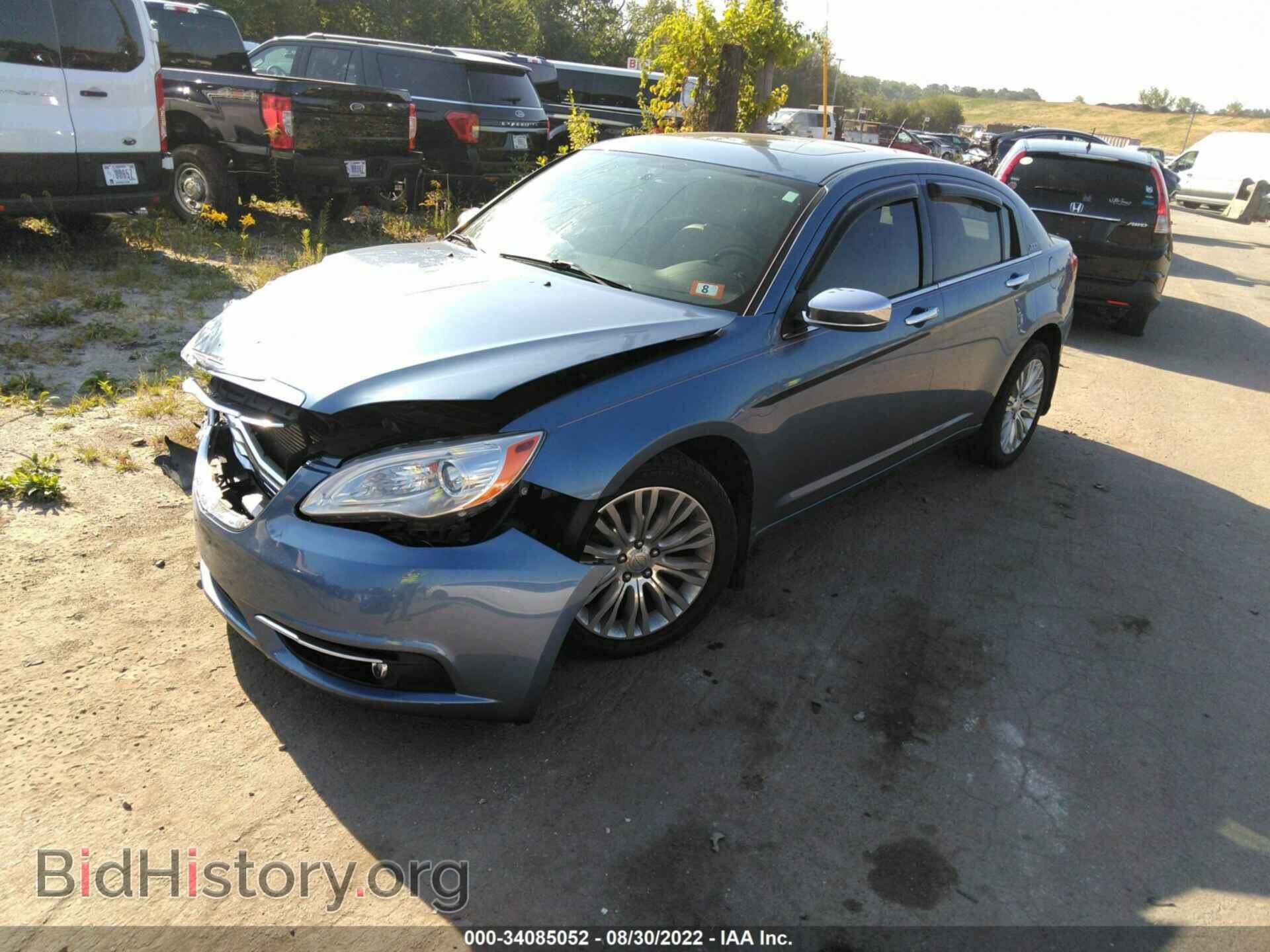 2011 CHRYSLER 200 - VIN: 1C3BC2FG4BN607402 - Фото 2