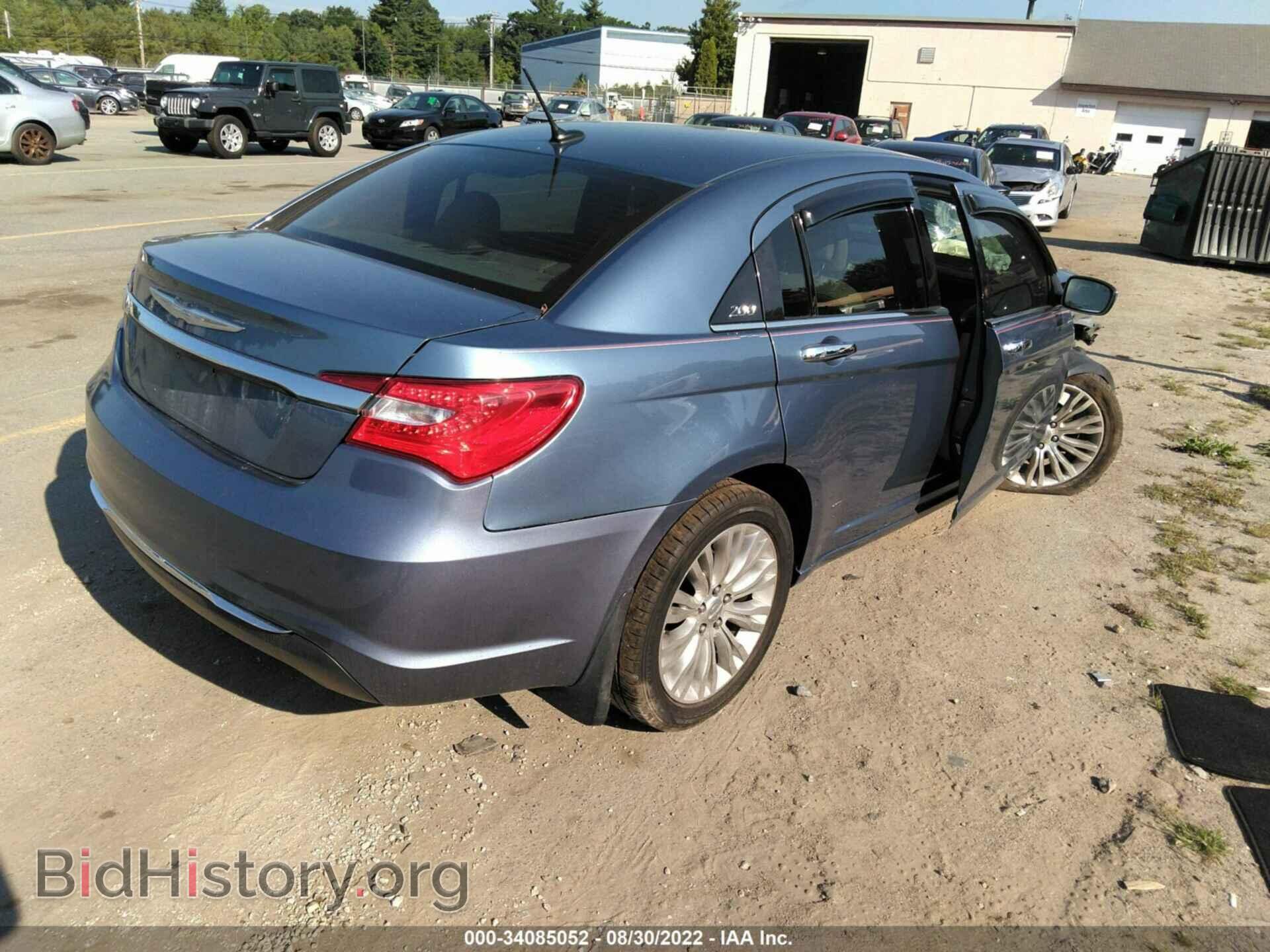 2011 CHRYSLER 200 - VIN: 1C3BC2FG4BN607402 - Фото 4