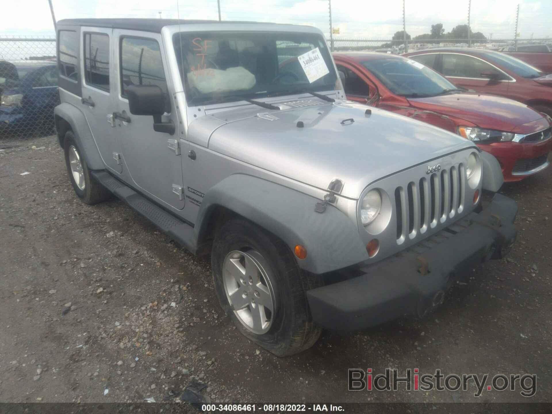 Photo 1J4HA3H12BL523336 - JEEP WRANGLER UNLIMITED 2011