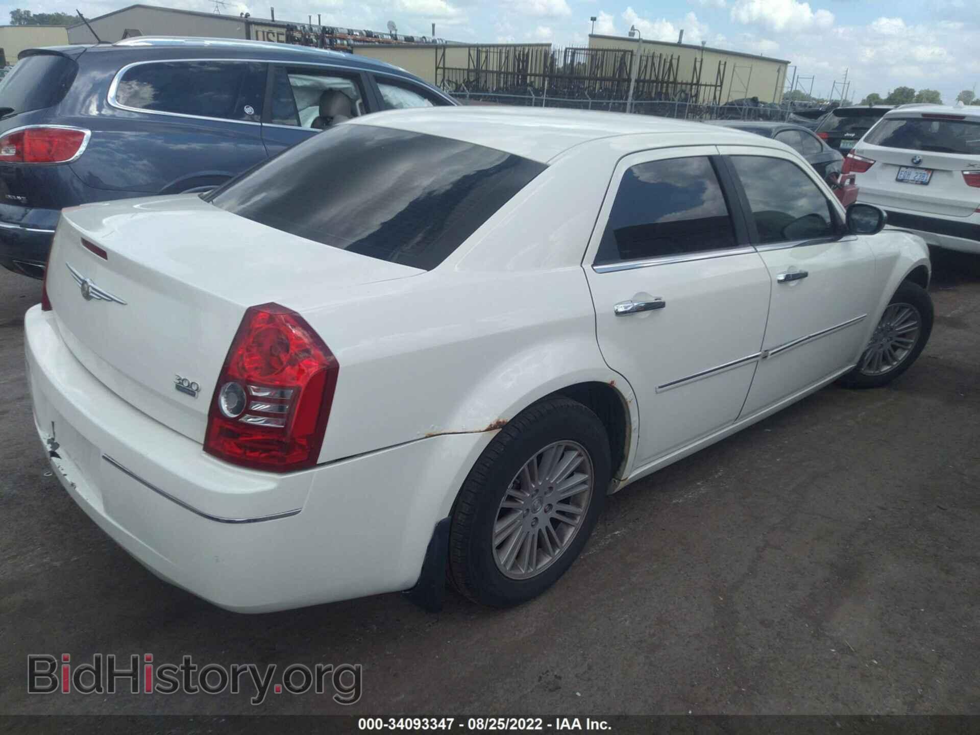 2010 CHRYSLER 300 - VIN: 2C3CA5CV0AH115925 - Фото 4