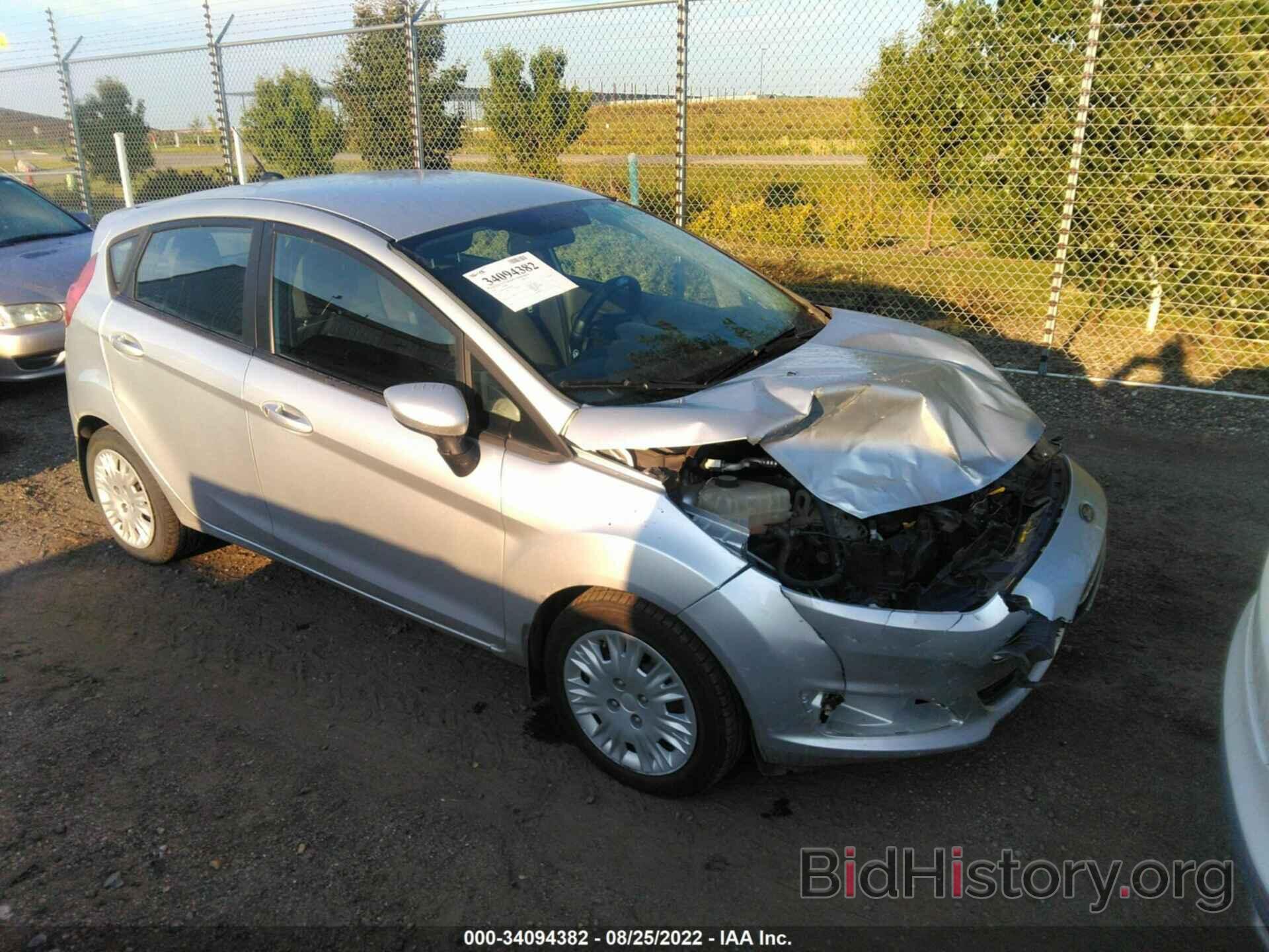 Photo 3FADP4TJ3EM101889 - FORD FIESTA 2014