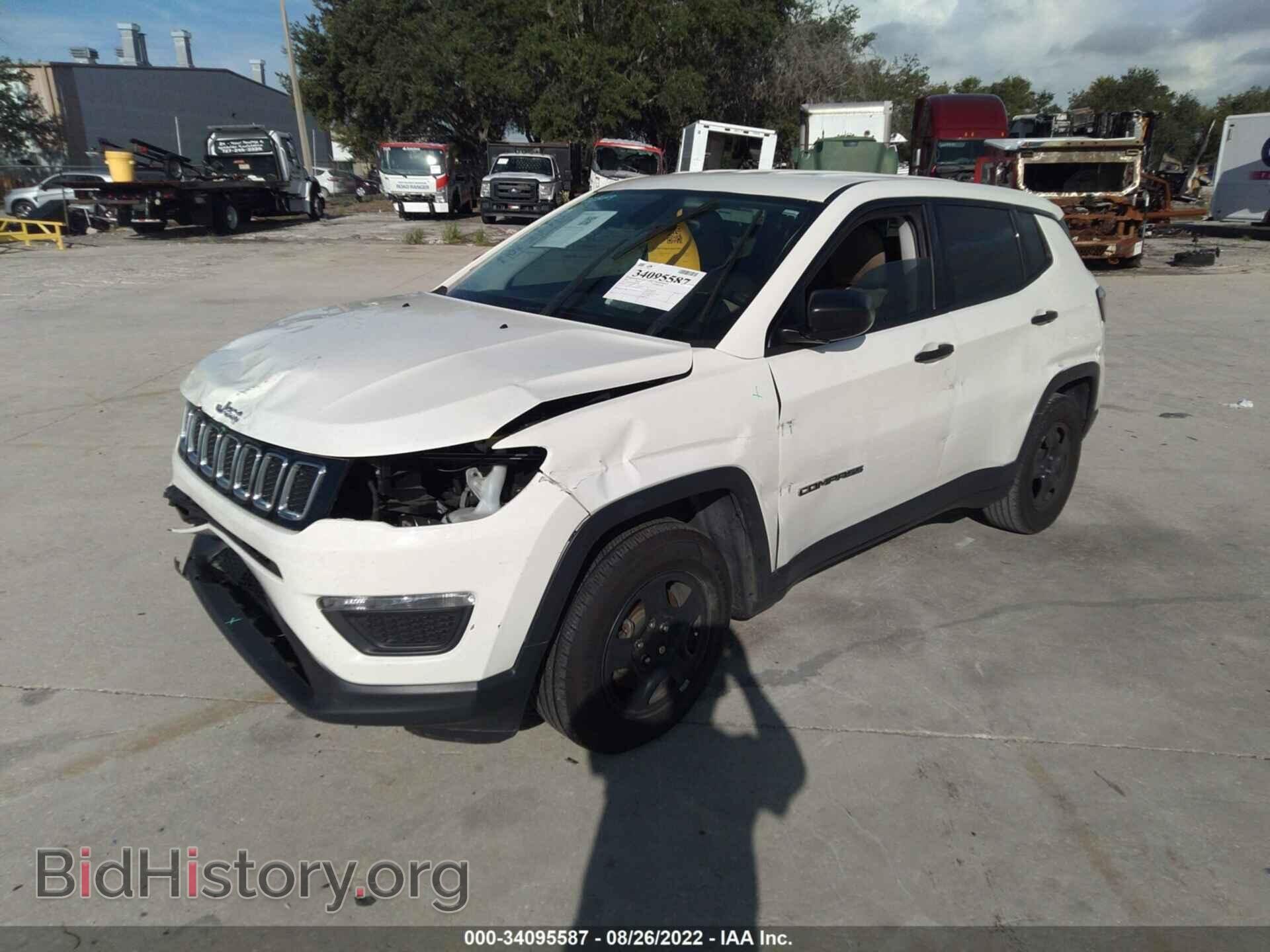 2018 JEEP COMPASS - VIN: 3C4NJCAB2JT125588 - Фото 2
