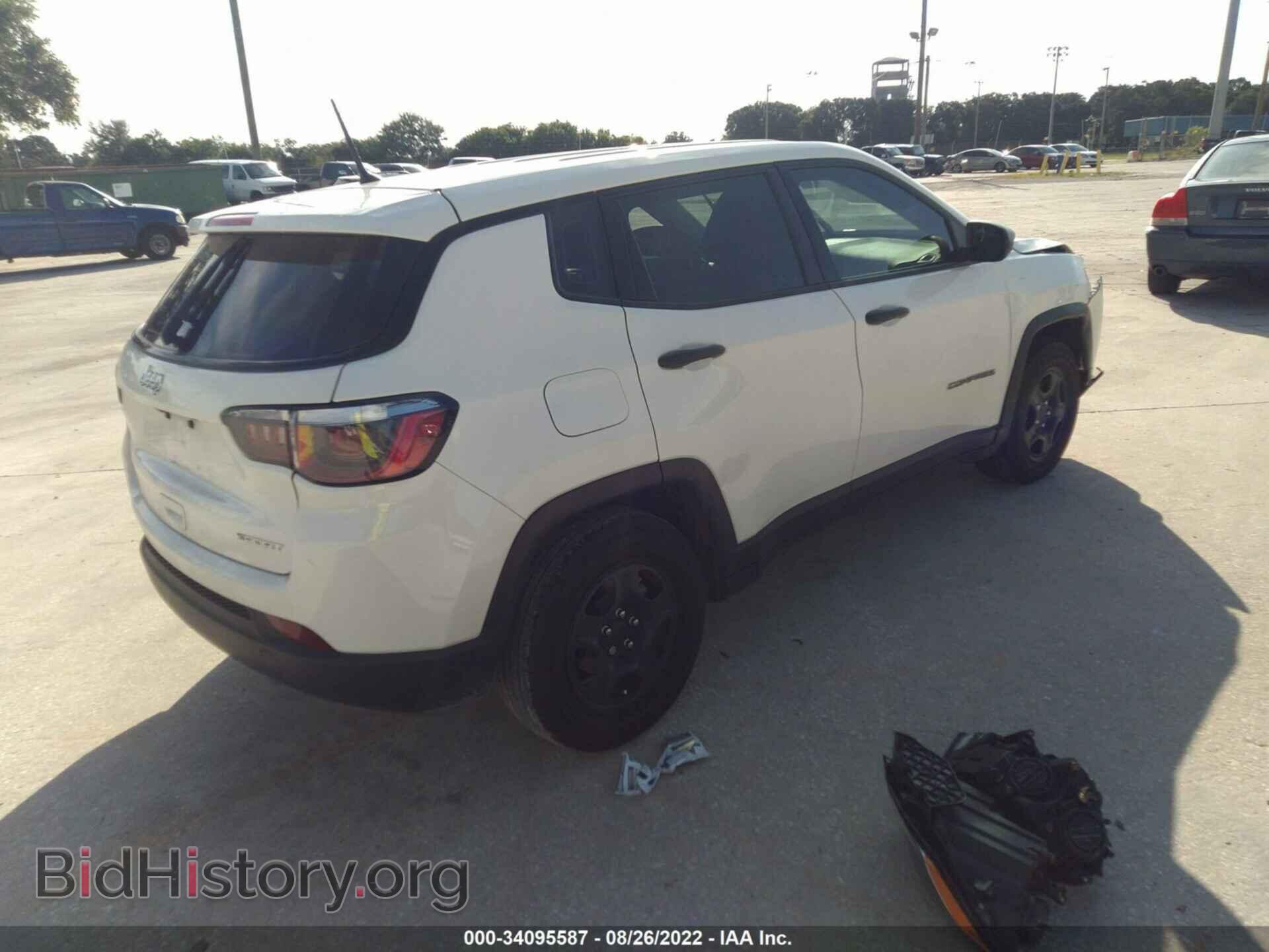 2018 JEEP COMPASS - VIN: 3C4NJCAB2JT125588 - Фото 4