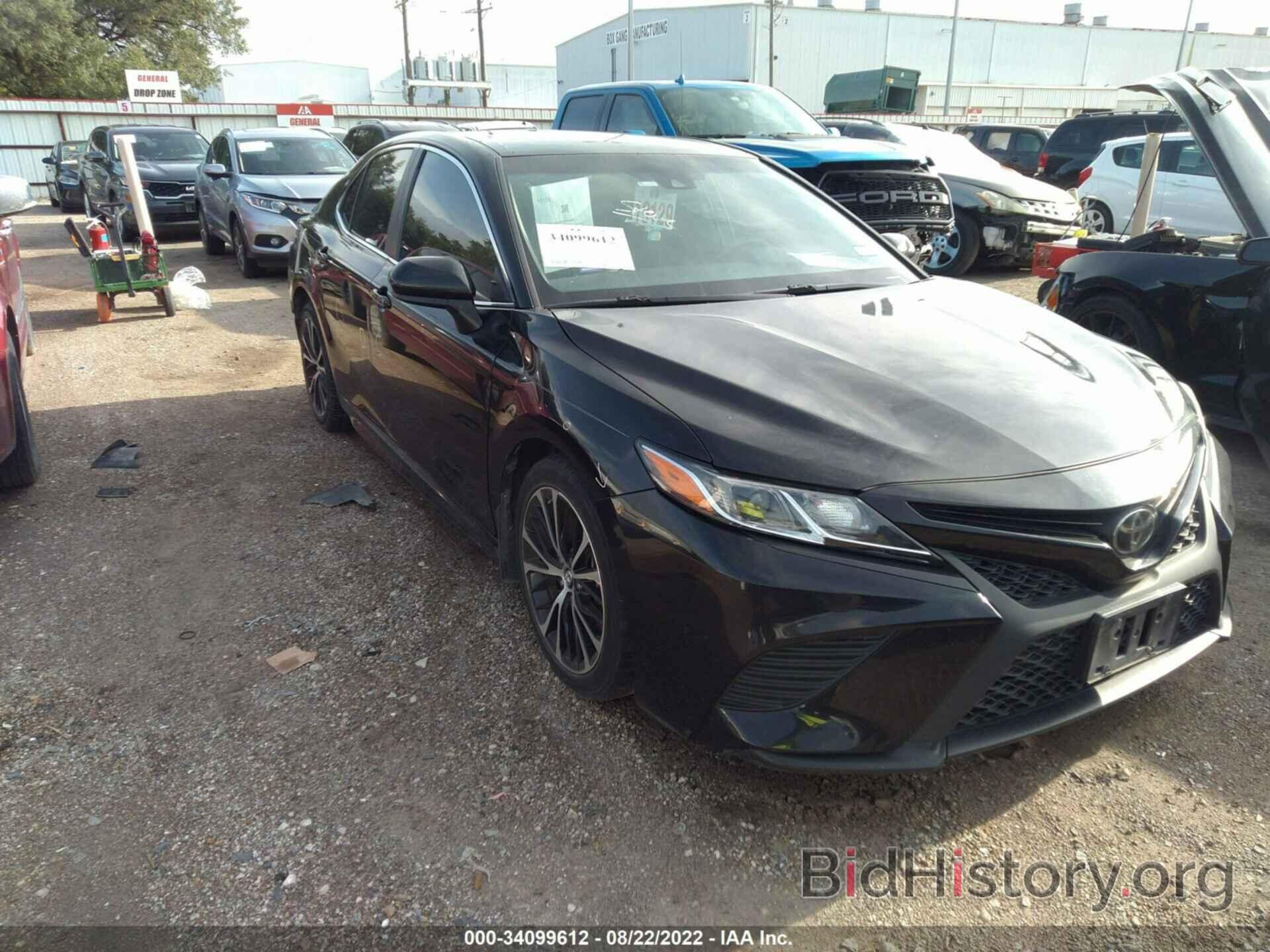 Photo 4T1B11HK5JU073601 - TOYOTA CAMRY 2018