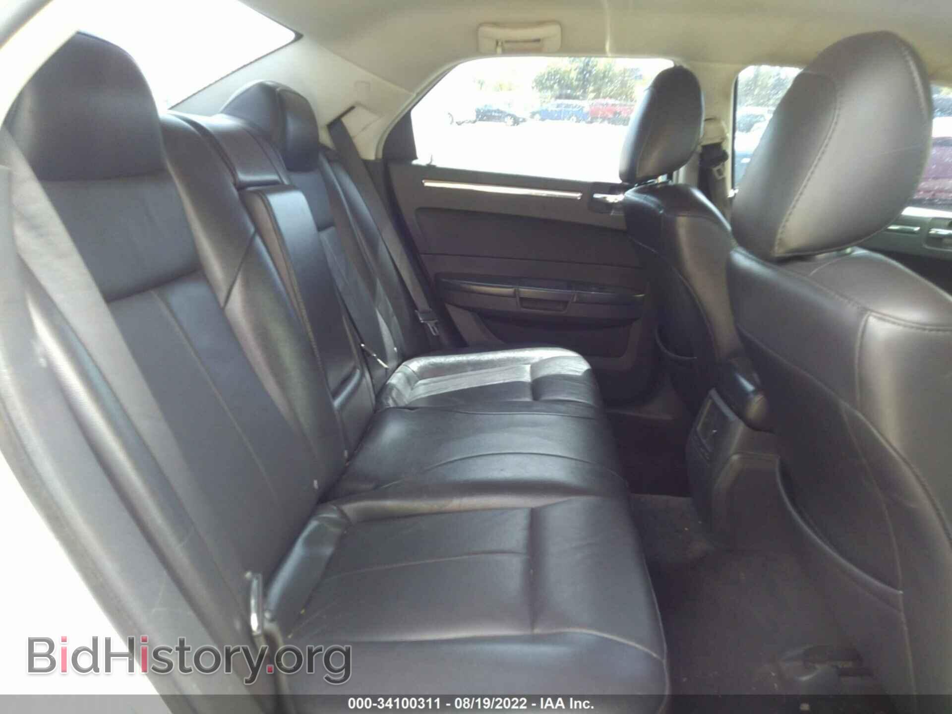 2010 CHRYSLER 300 - VIN: 2C3CA5CV0AH324825 - Фото 8