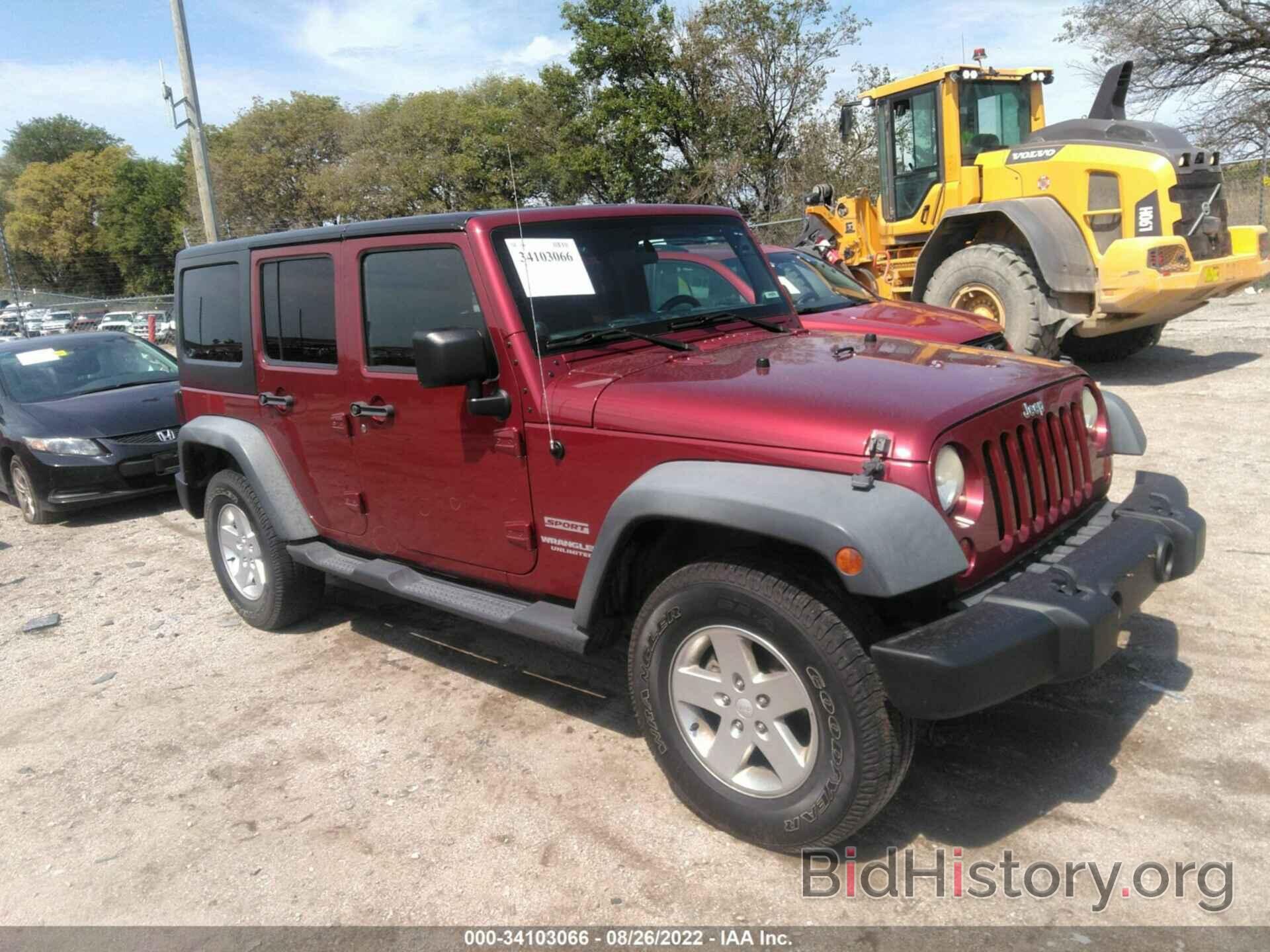 Photo 1J4BA3H19BL601276 - JEEP WRANGLER UNLIMITED 2011