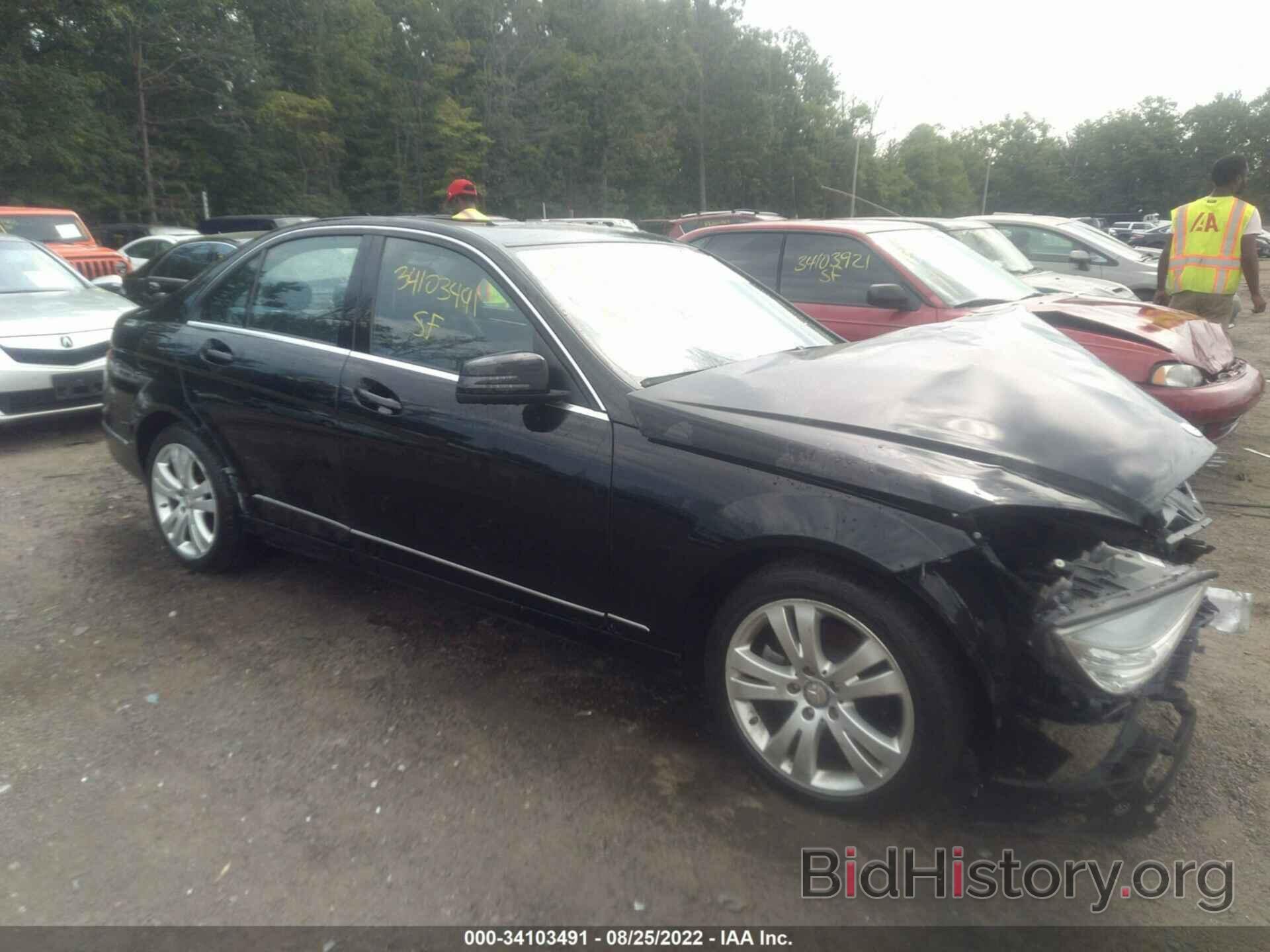 Photo WDDGF8BBXBR137414 - MERCEDES-BENZ C-CLASS 2011