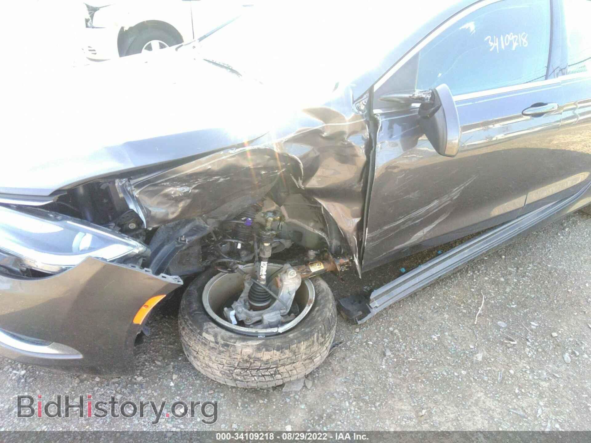 2016 CHRYSLER 200 - VIN: 1C3CCCAB7GN112057 - Фото 6