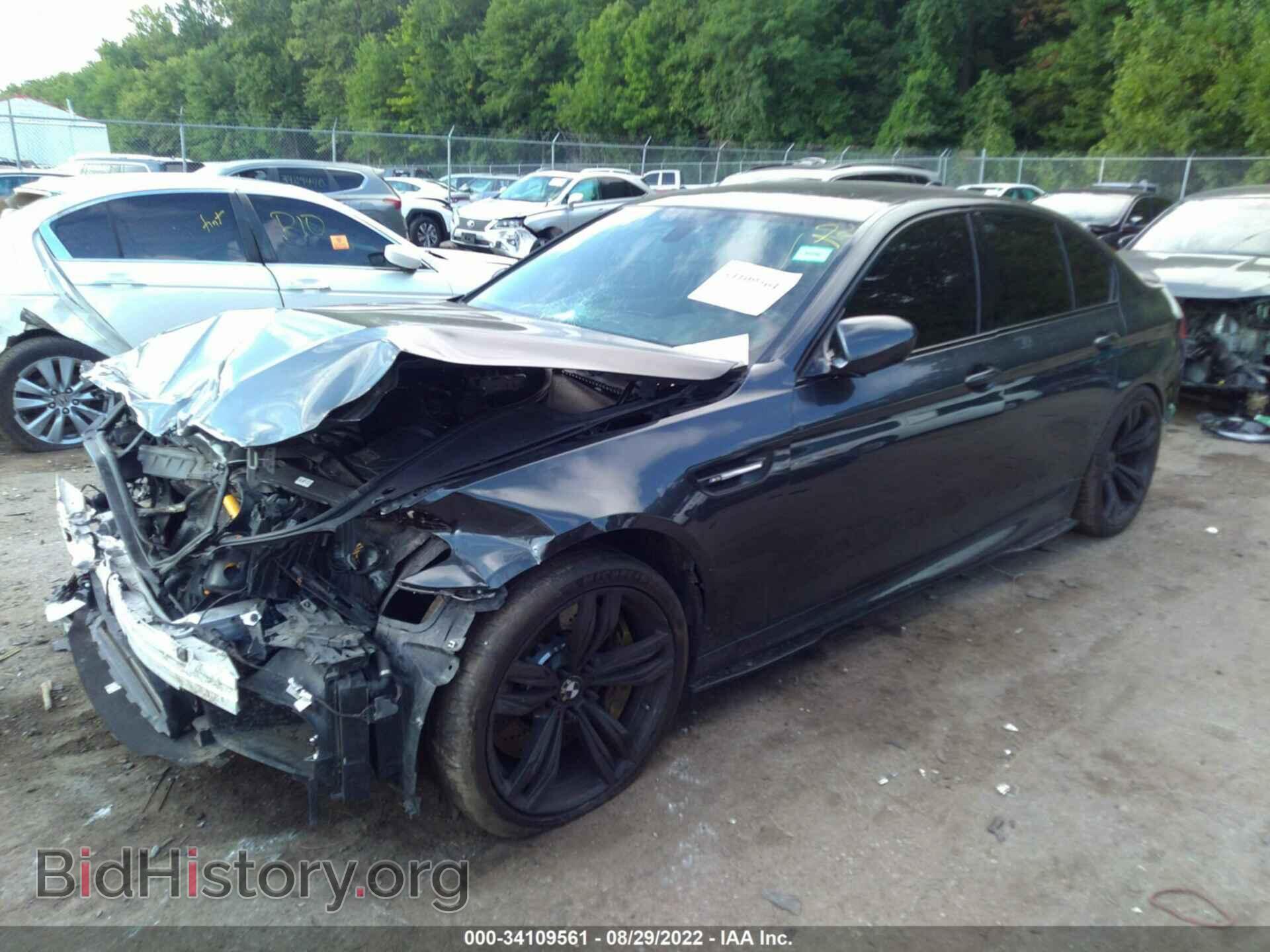 2013 BMW M5 - VIN: WBSFV9C55DD095749 - Photo 2