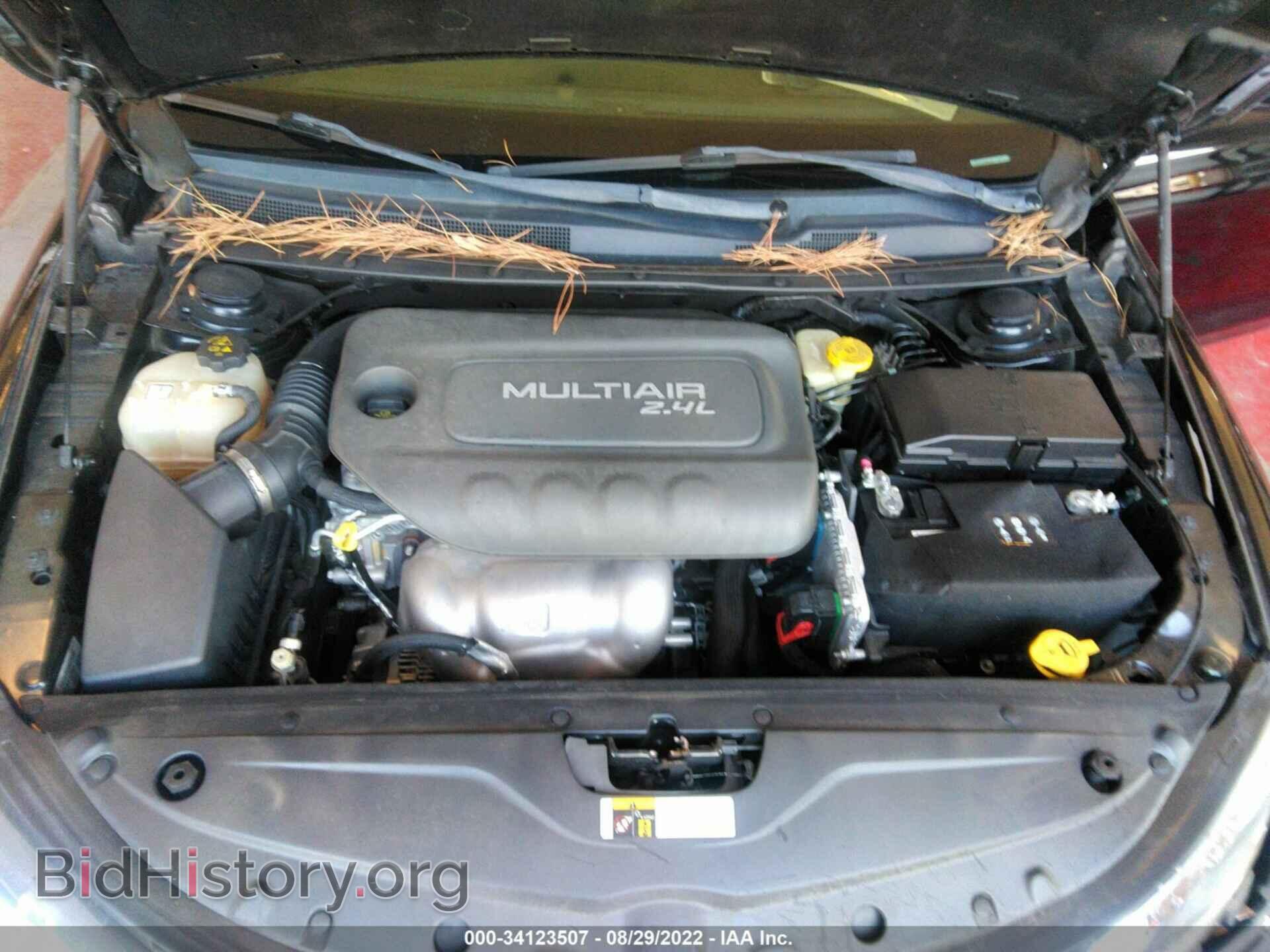 2016 CHRYSLER 200 - VIN: 1C3CCCAB9GN112674 - Фото 10
