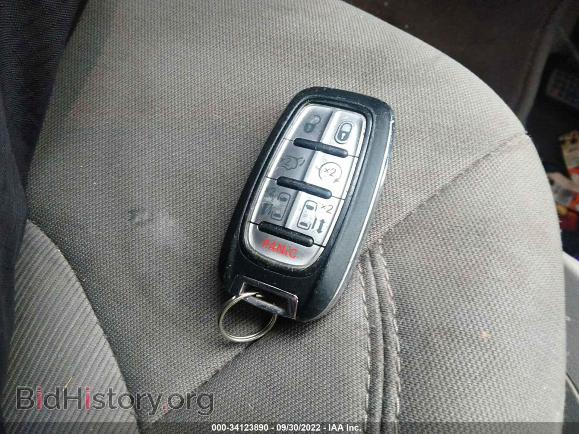 2018 CHRYSLER PACIFICA - VIN: 2C4RC1FG8JR100539 - Photo 11