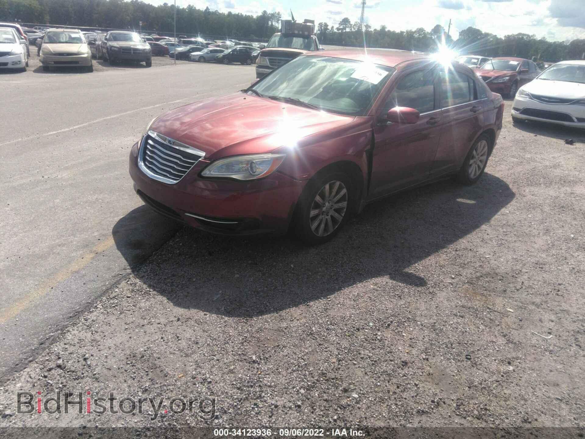2011 CHRYSLER 200 - VIN: 1C3BC1FG1BN555348 - Фото 2