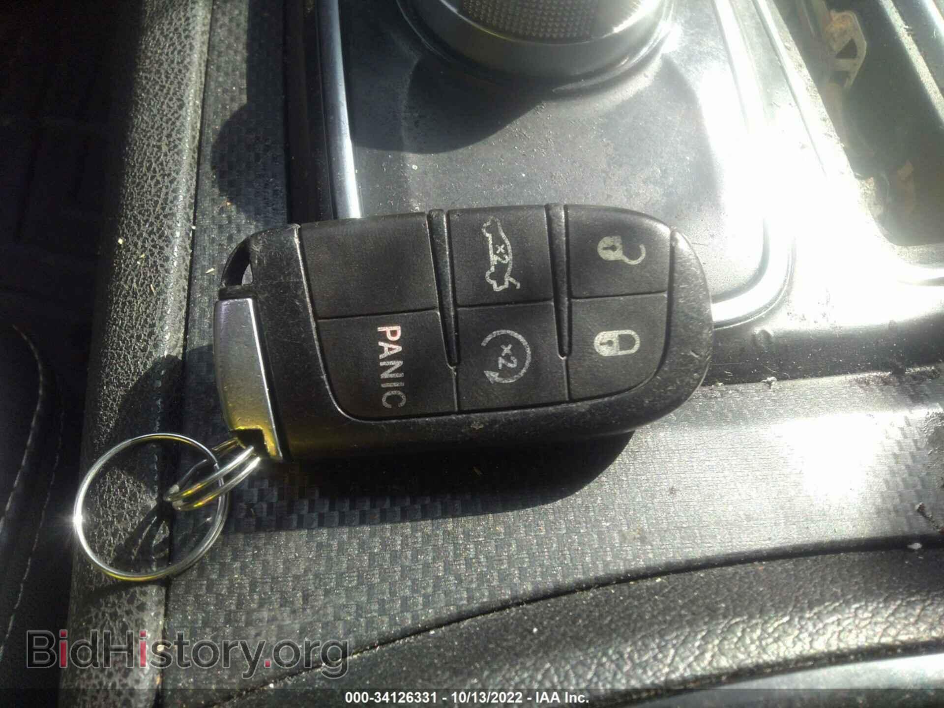 2016 CHRYSLER 300 - VIN: 2C3CCAGG4GH161992 - Фото 11