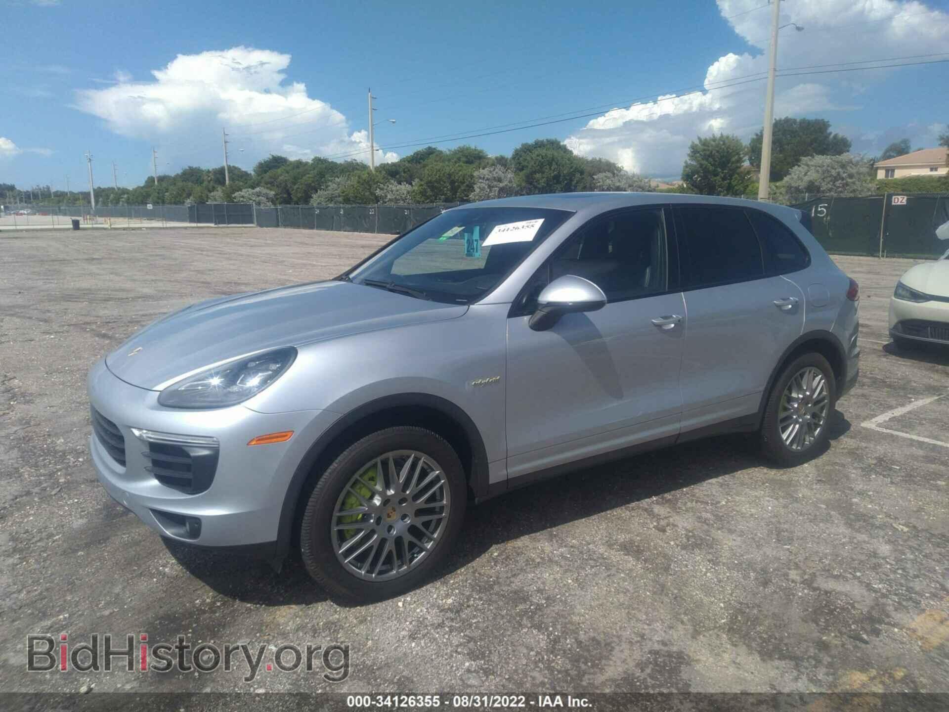 2016 PORSCHE CAYENNE - VIN: WP1AE2A27GLA63704 - Фото 2