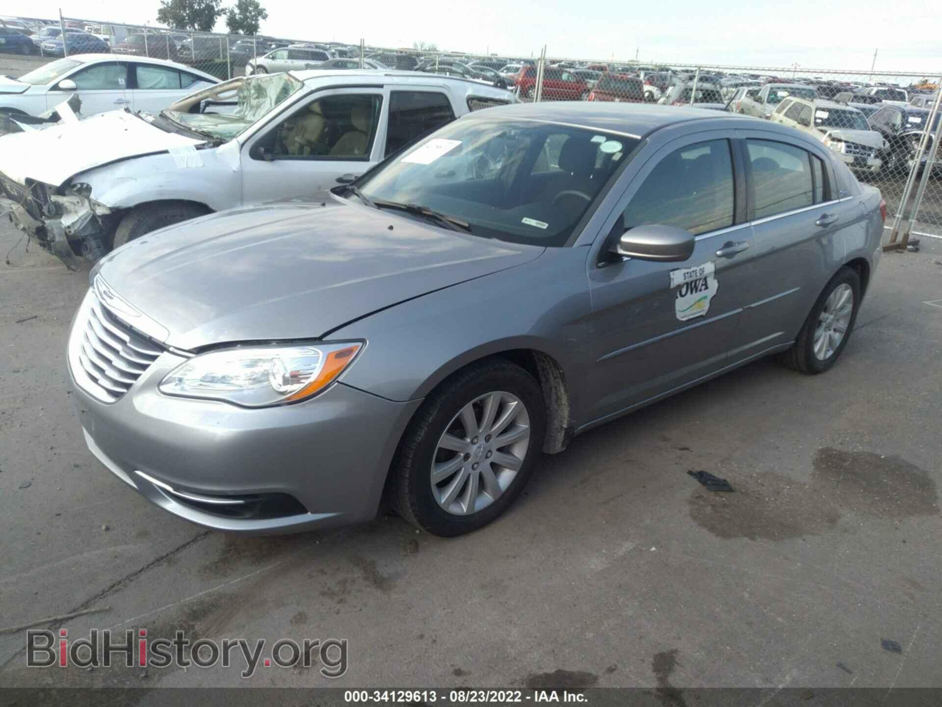 2013 CHRYSLER 200 - VIN: 1C3CCBBG4DN711174 - Photo 2