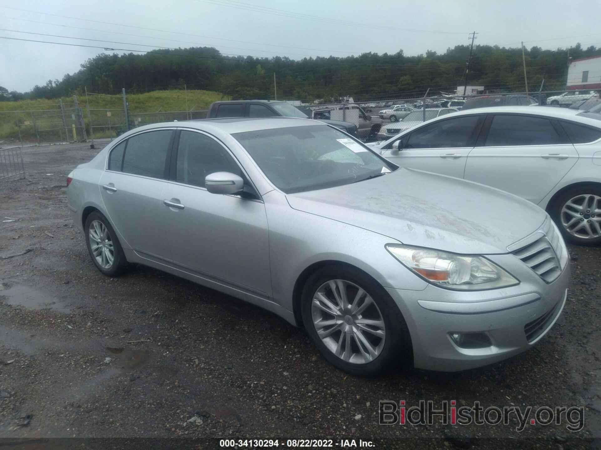 Photo KMHGC46F39U054886 - HYUNDAI GENESIS 2009