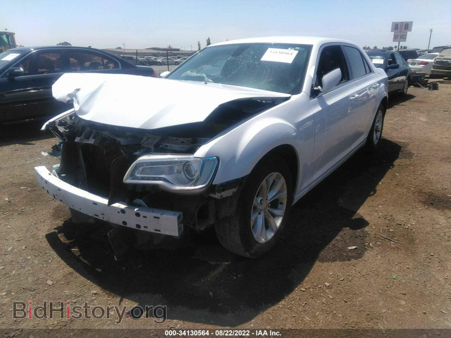 2015 CHRYSLER 300 - VIN: 2C3CCAAG6FH893967 - Фото 2