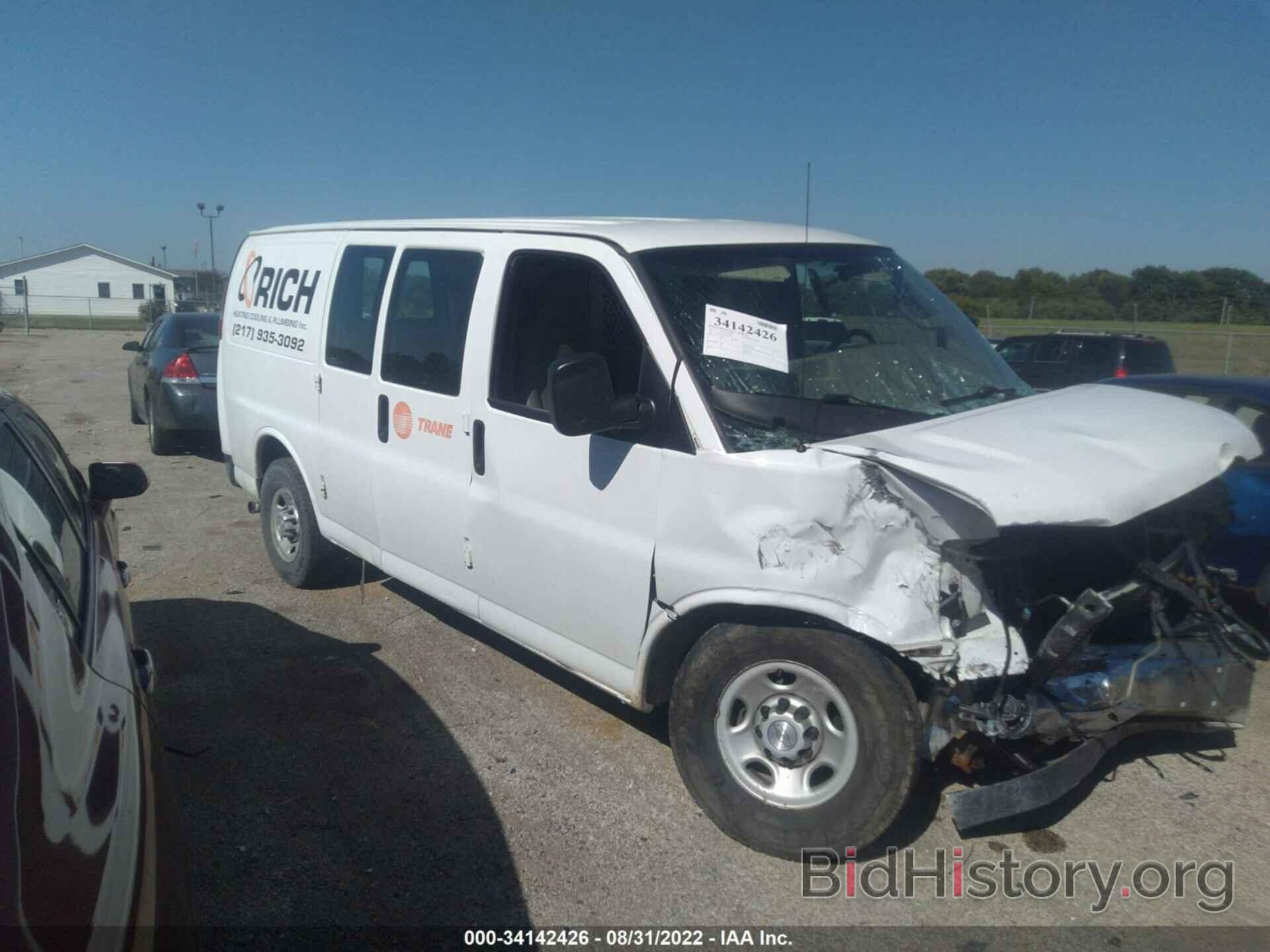 Photo 1GCWGAFF3H1164713 - CHEVROLET EXPRESS CARGO VAN 2017