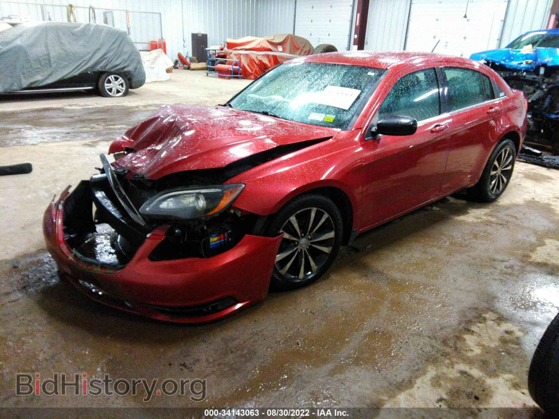 2013 CHRYSLER 200 - VIN: 1C3CCBBG0DN711138 - Фото 2