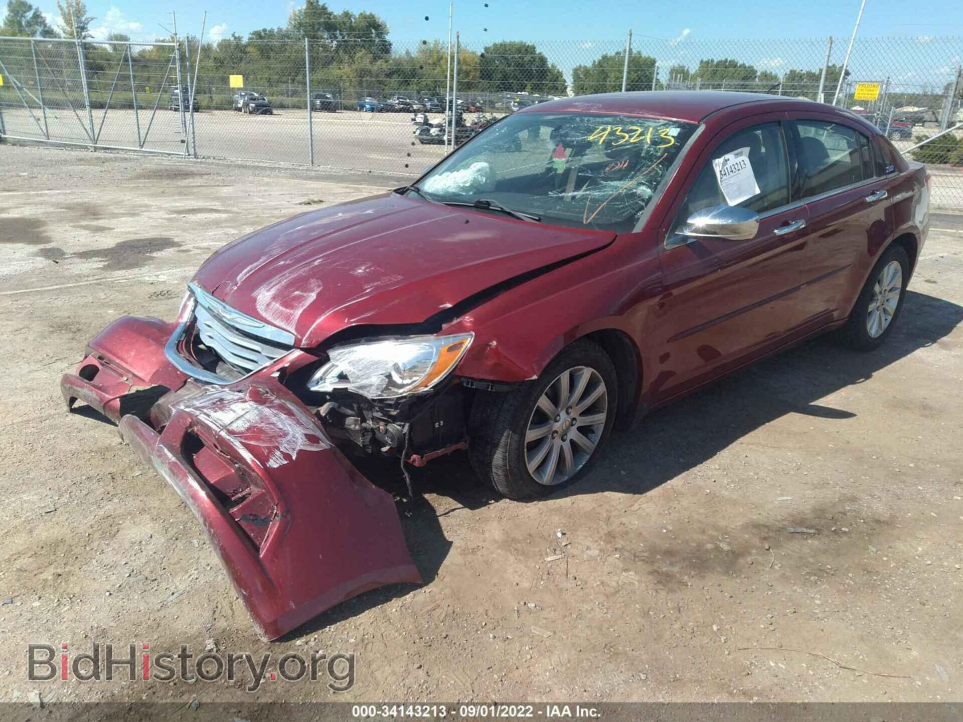 2013 CHRYSLER 200 - VIN: 1C3CCBCG0DN567668 - Фото 2