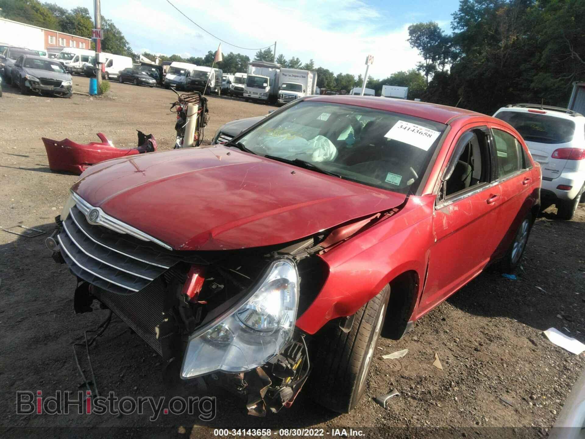 2010 CHRYSLER SEBRING - VIN: 1C3CC4FB3AN148947 - Фото 2