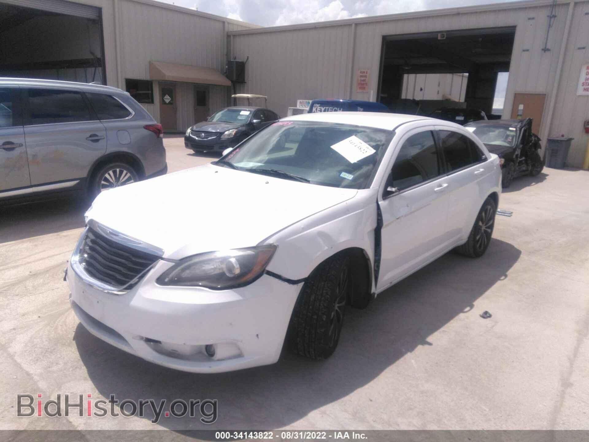 2013 CHRYSLER 200 - VIN: 1C3CCBBB4DN525705 - Фото 2