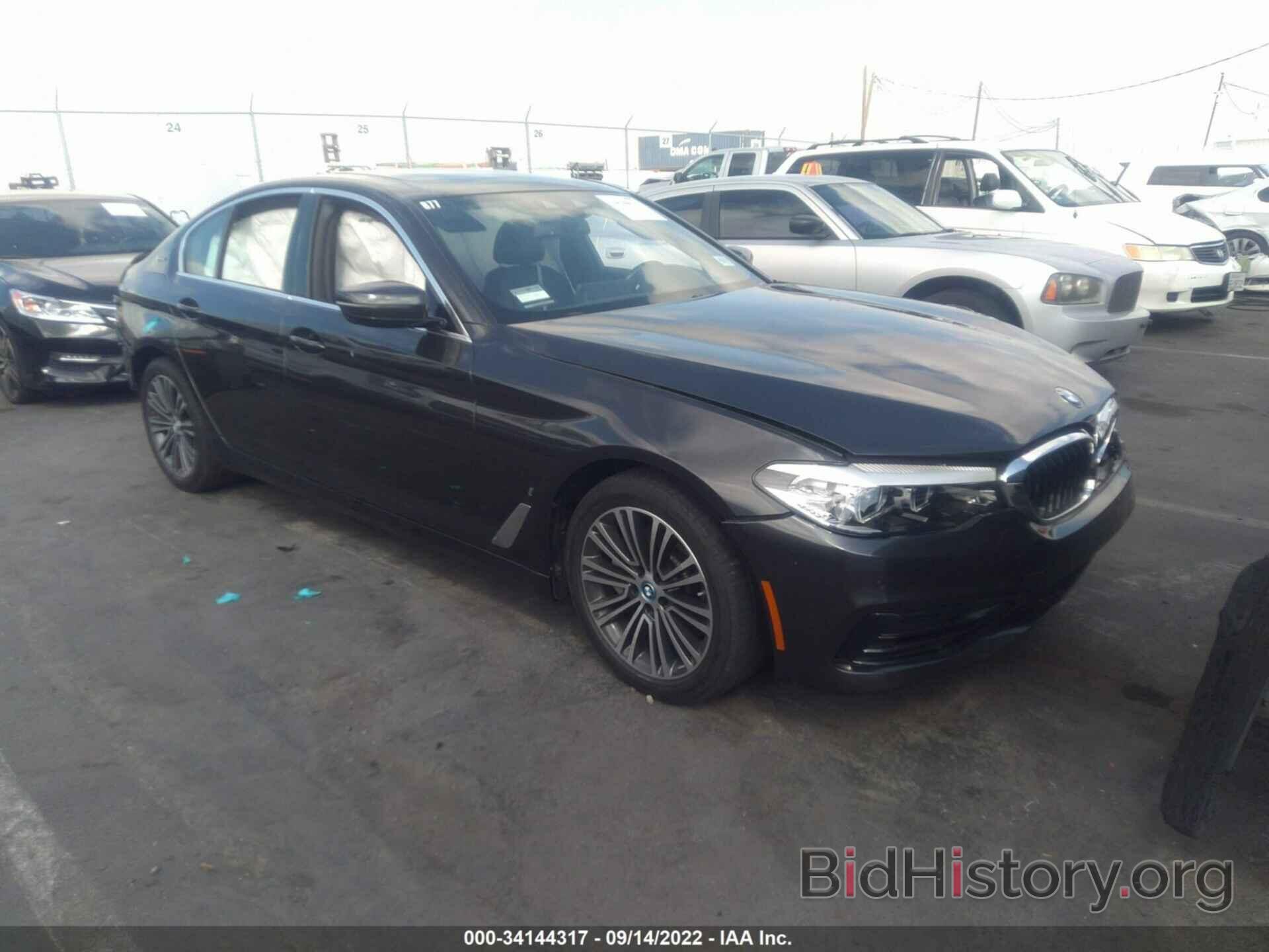 Photo WBAJA9C58KB388452 - BMW 5 SERIES 2019