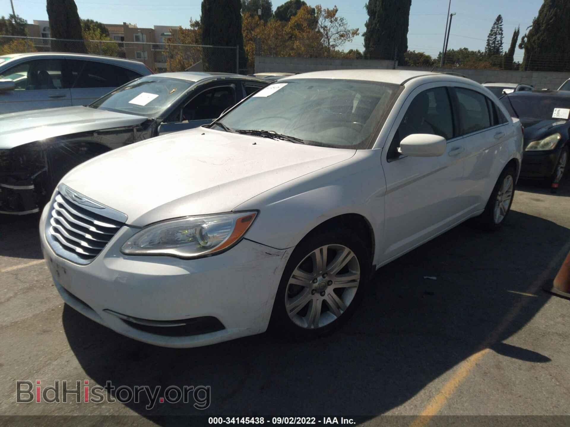 2013 CHRYSLER 200 - VIN: 1C3CCBBB8DN765324 - Photo 2