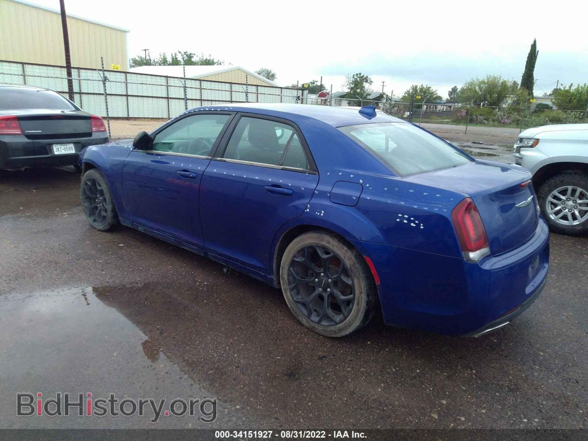 2019 CHRYSLER 300 - VIN: 2C3CCAAG0KH614362 - Фото 3