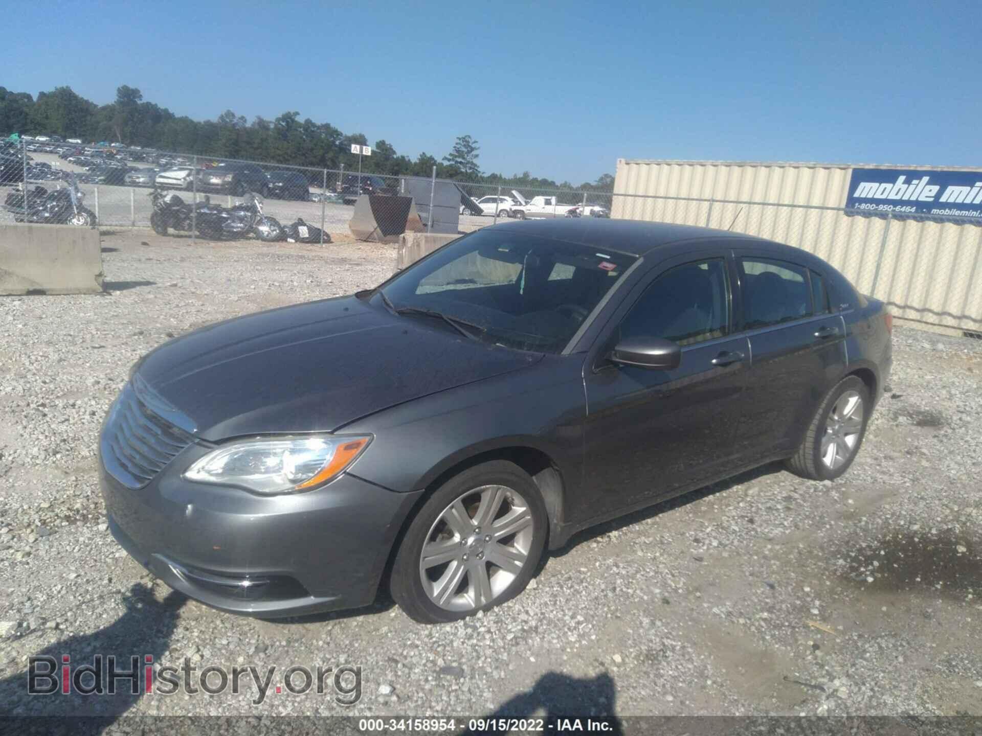 2012 CHRYSLER 200 - VIN: 1C3CCBAB3CN295459 - Фото 2