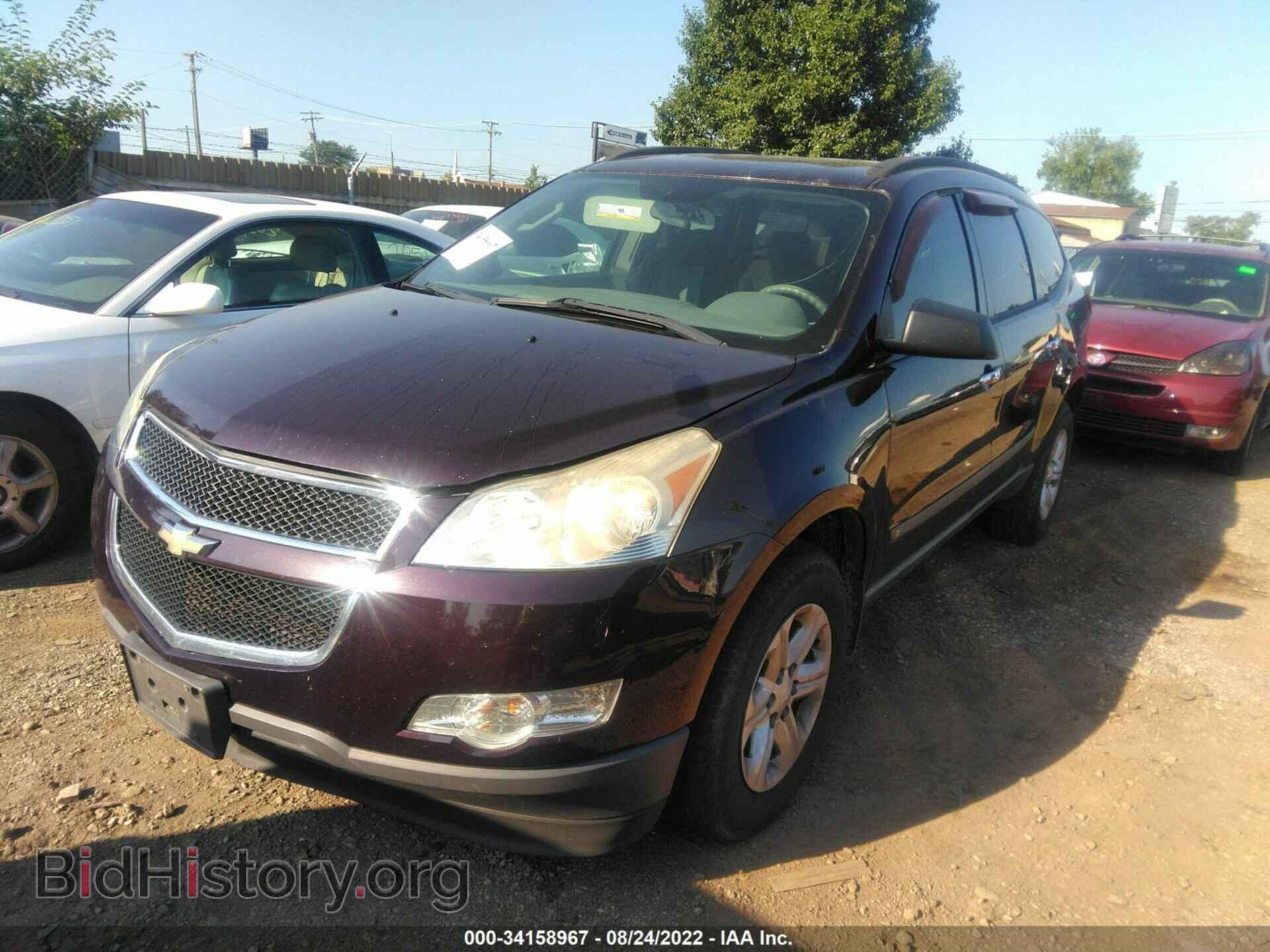 2010 CHEVROLET TRAVERSE - VIN: 1GNLREED9AS115933 - Фото 2
