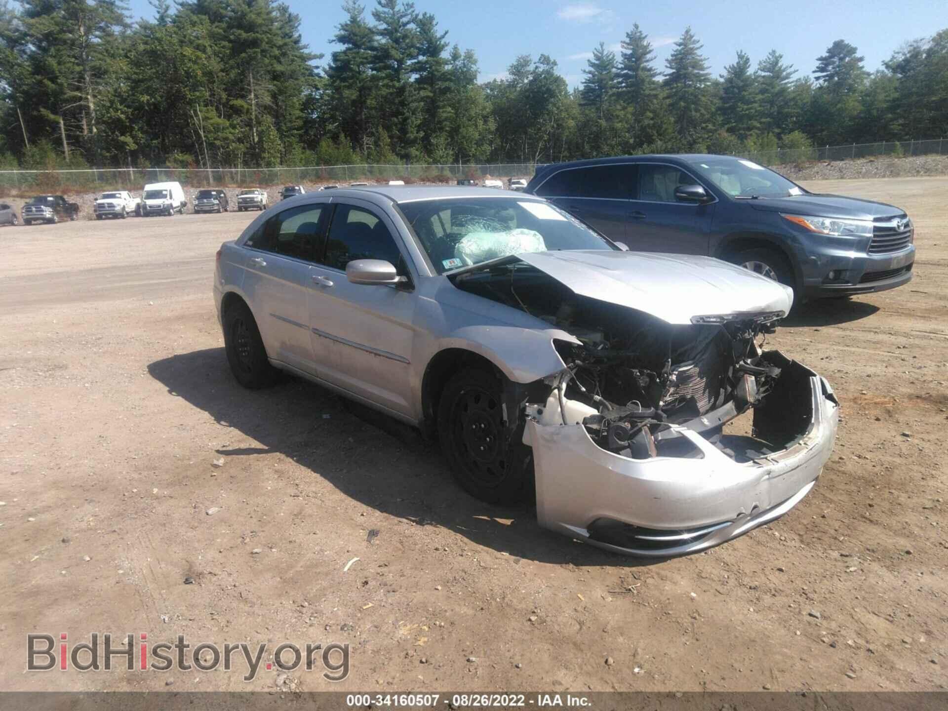 Photo 1C3BC4FB1BN557977 - CHRYSLER 200 2011