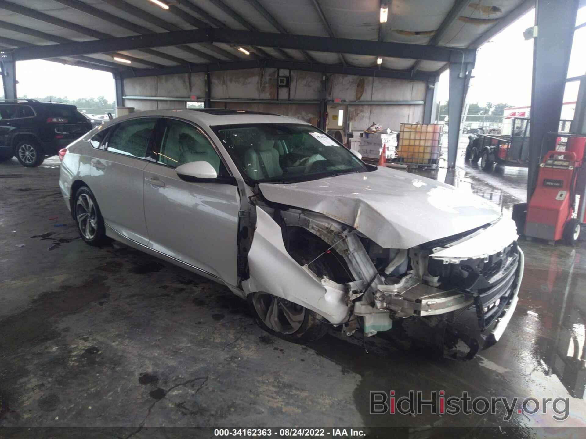 Photo 1HGCV1F57JA164754 - HONDA ACCORD SEDAN 2018