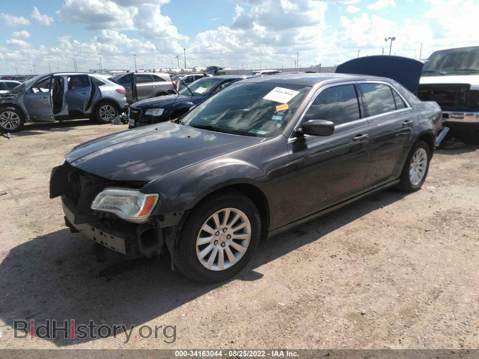 2014 CHRYSLER 300 - VIN: 2C3CCAAG6EH169615 - Фото 2