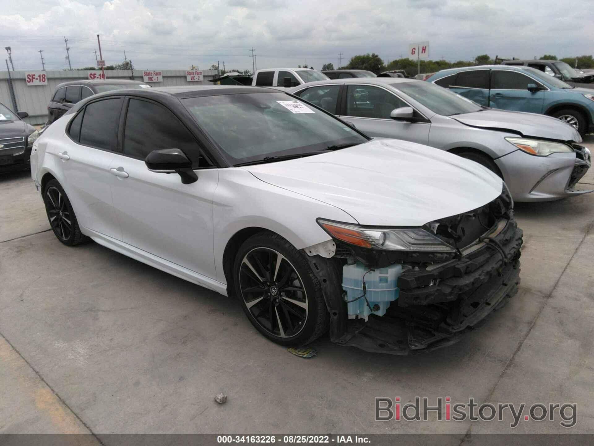 Photo 4T1BZ1HK9JU014995 - TOYOTA CAMRY 2018