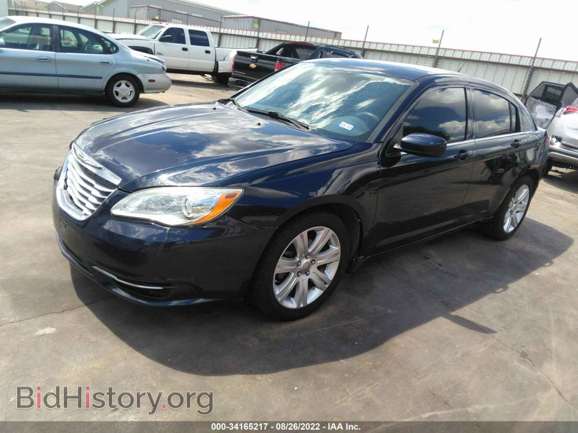 2013 CHRYSLER 200 - VIN: 1C3CCBAB2DN698091 - Фото 2