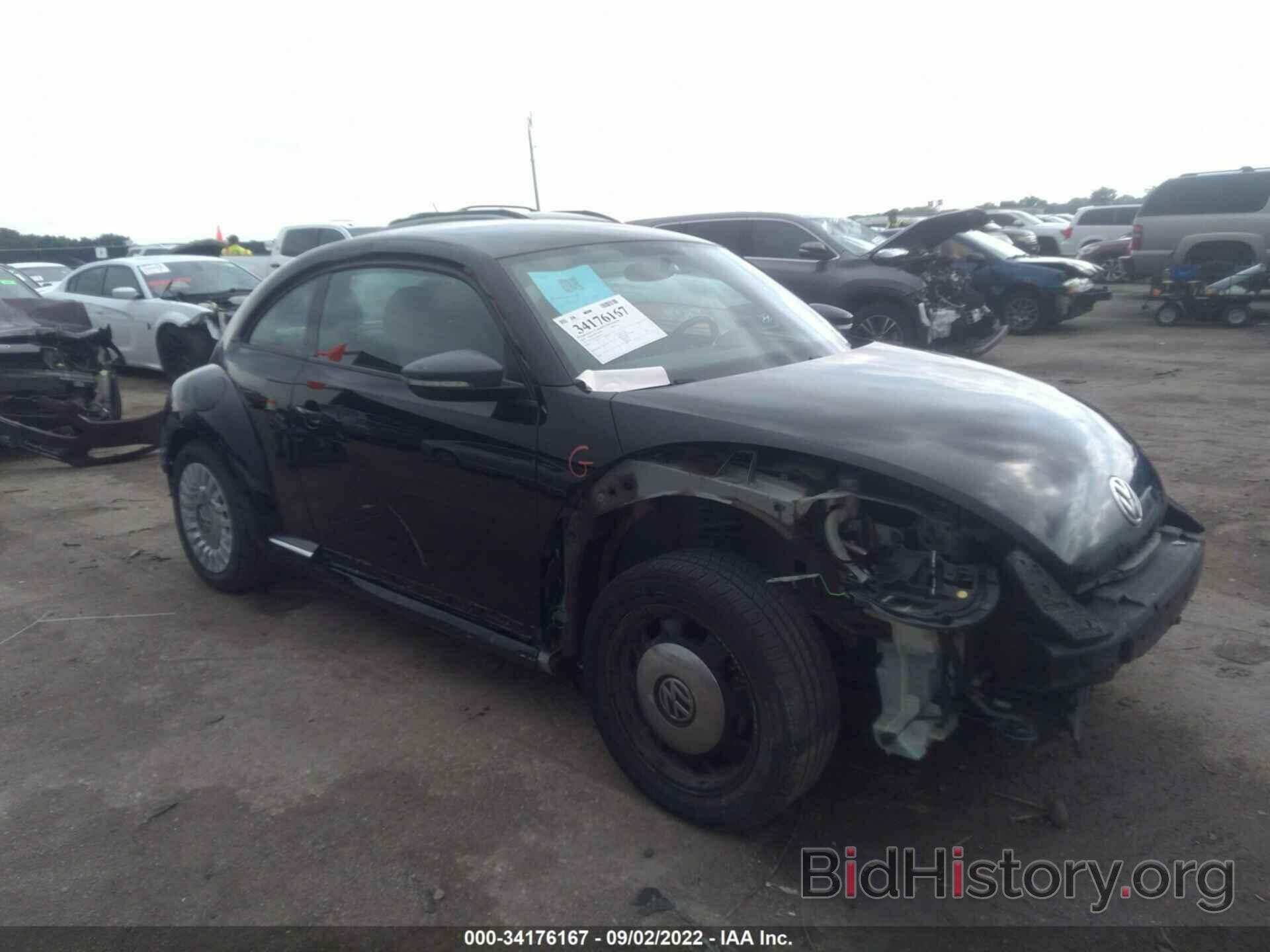 Photo 3VWJX7AT2EM616799 - VOLKSWAGEN BEETLE COUPE 2014