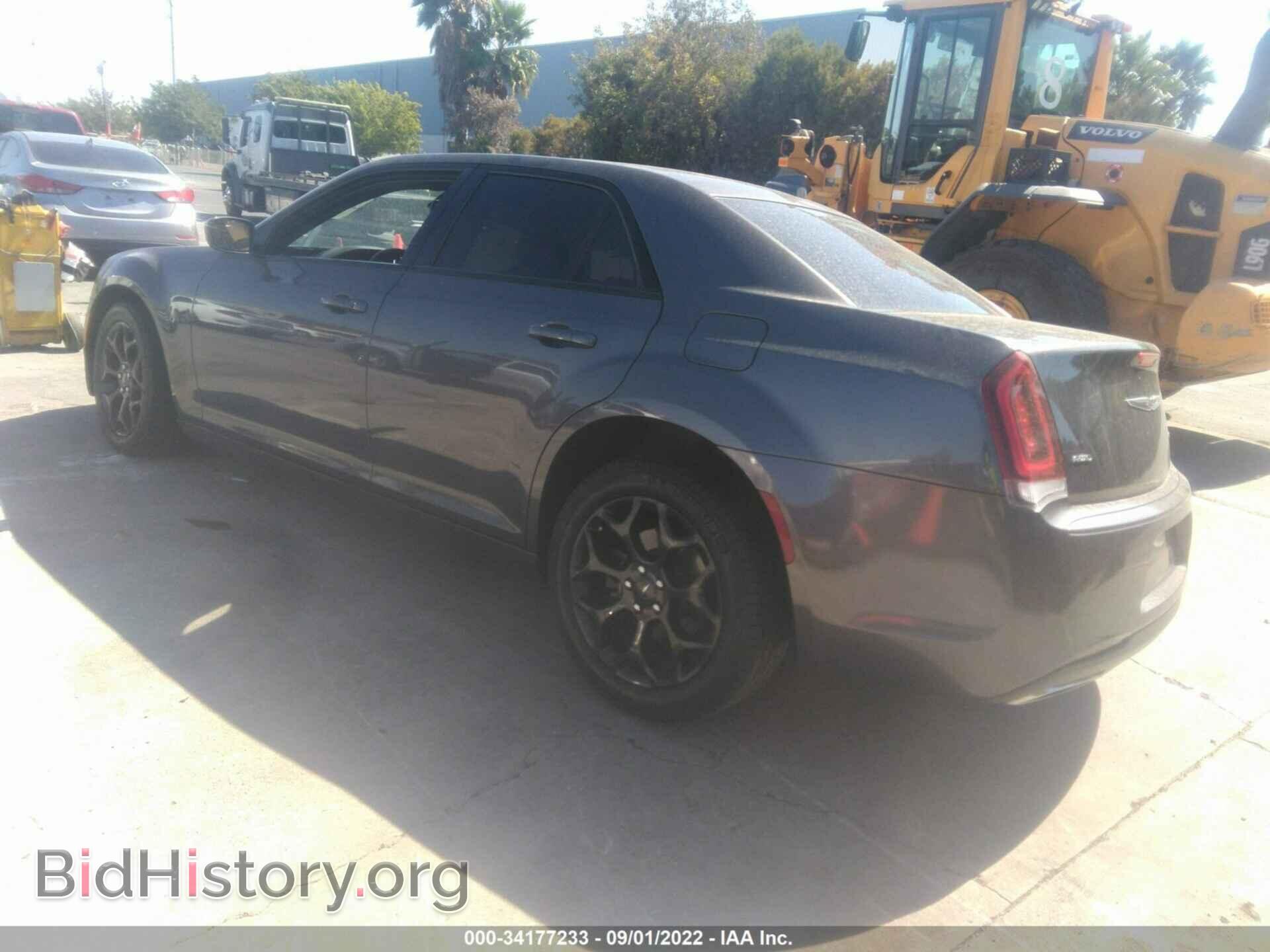 2019 CHRYSLER 300 - VIN: 2C3CCAGG6KH631500 - Фото 3