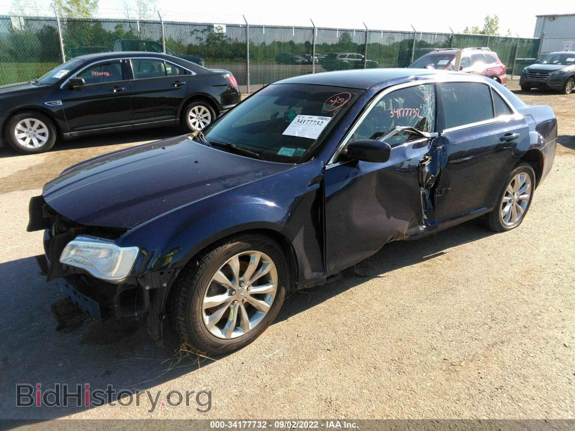 2017 CHRYSLER 300 - VIN: 2C3CCARG0HH651148 - Фото 2