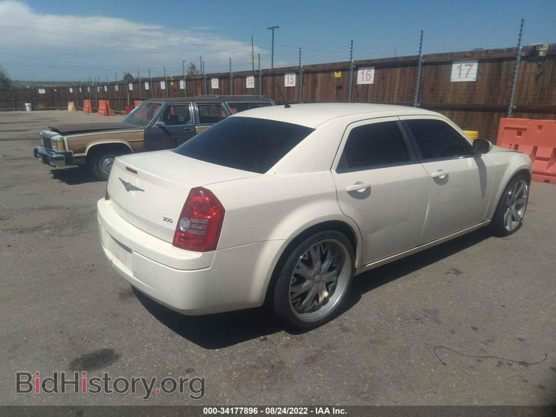 2008 CHRYSLER 300 - VIN: 2C3LA43RX8H281523 - Фото 4
