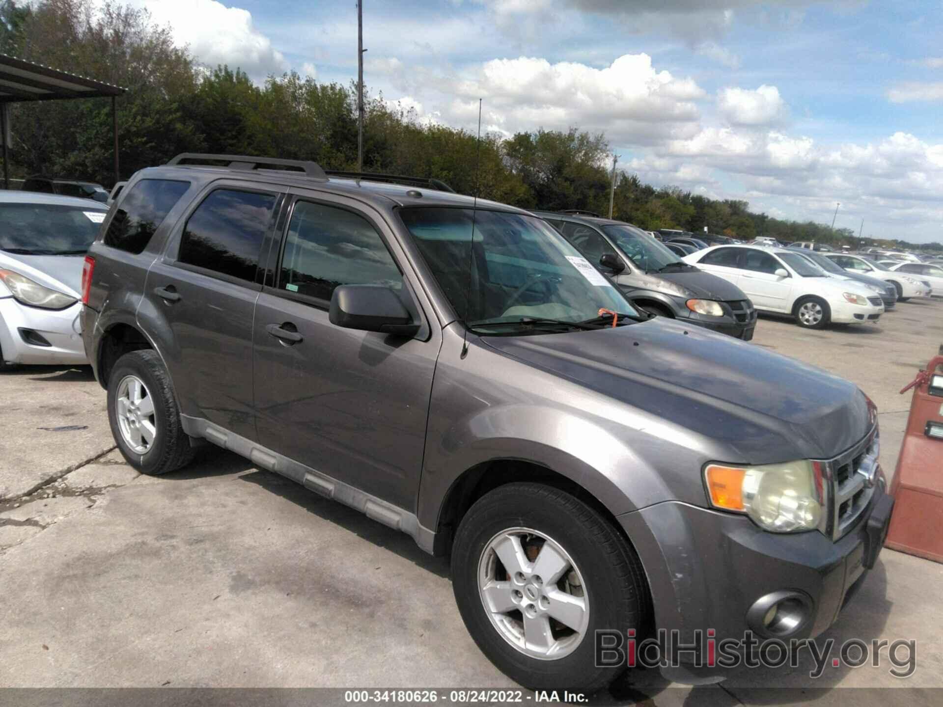 Photo 1FMCU9D75AKC89438 - FORD ESCAPE 2010