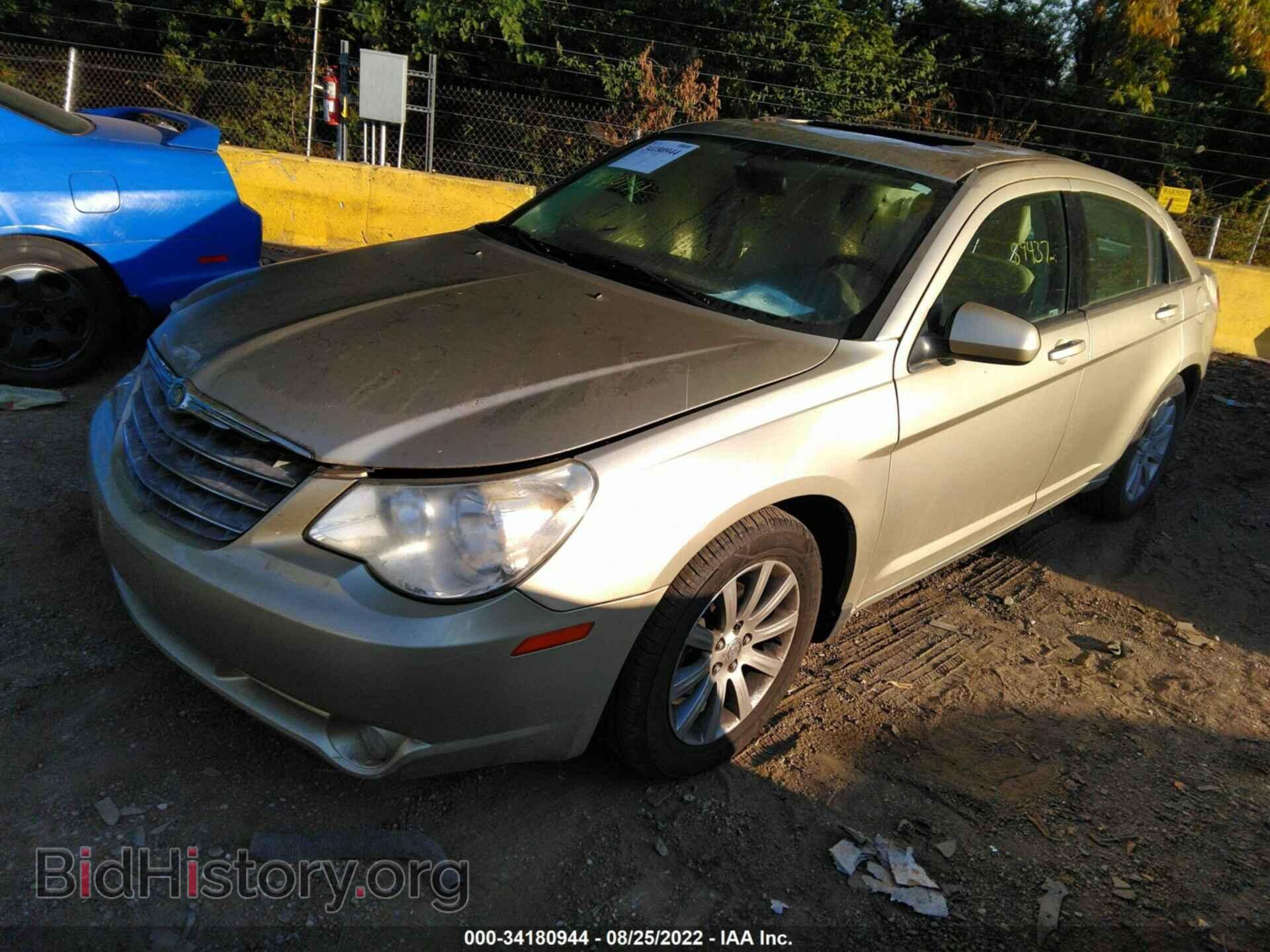 2010 CHRYSLER SEBRING - VIN: 1C3CC5FB5AN126633 - Фото 2