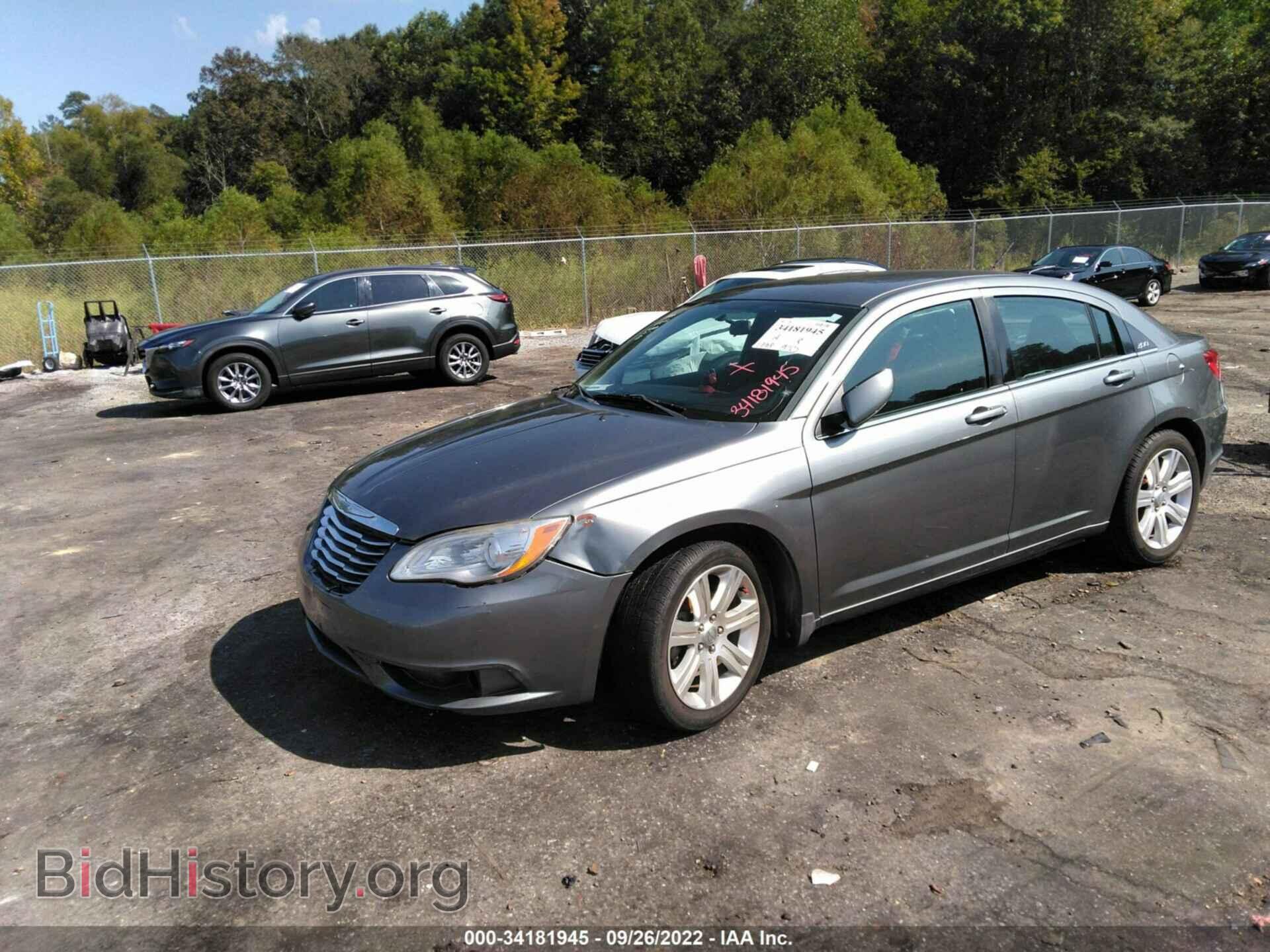 2012 CHRYSLER 200 - VIN: 1C3CCBAB3CN318366 - Фото 2