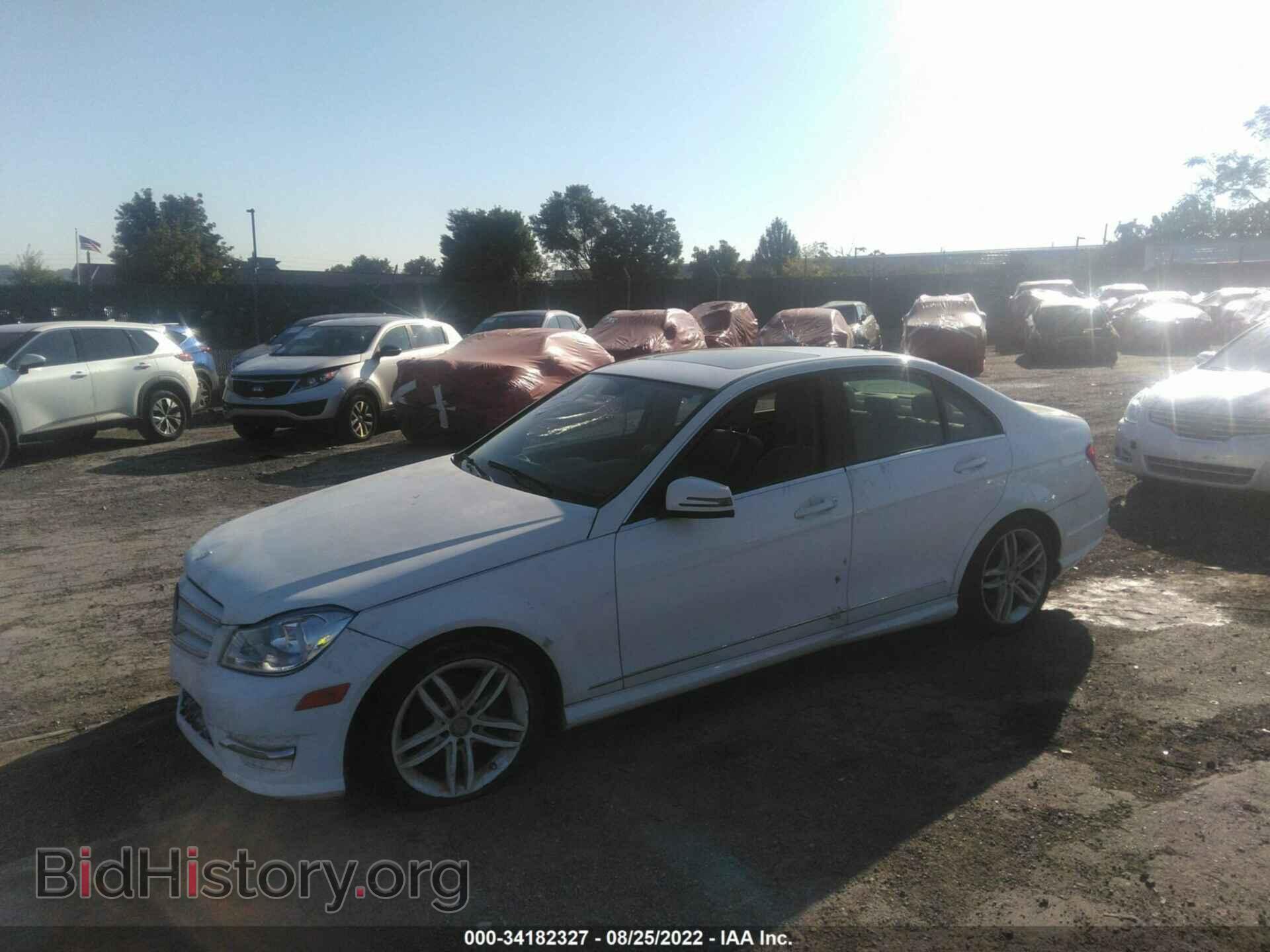 2013 MERCEDES-BENZ C-CLASS - VIN: WDDGF4HB0DA760381 - Фото 2